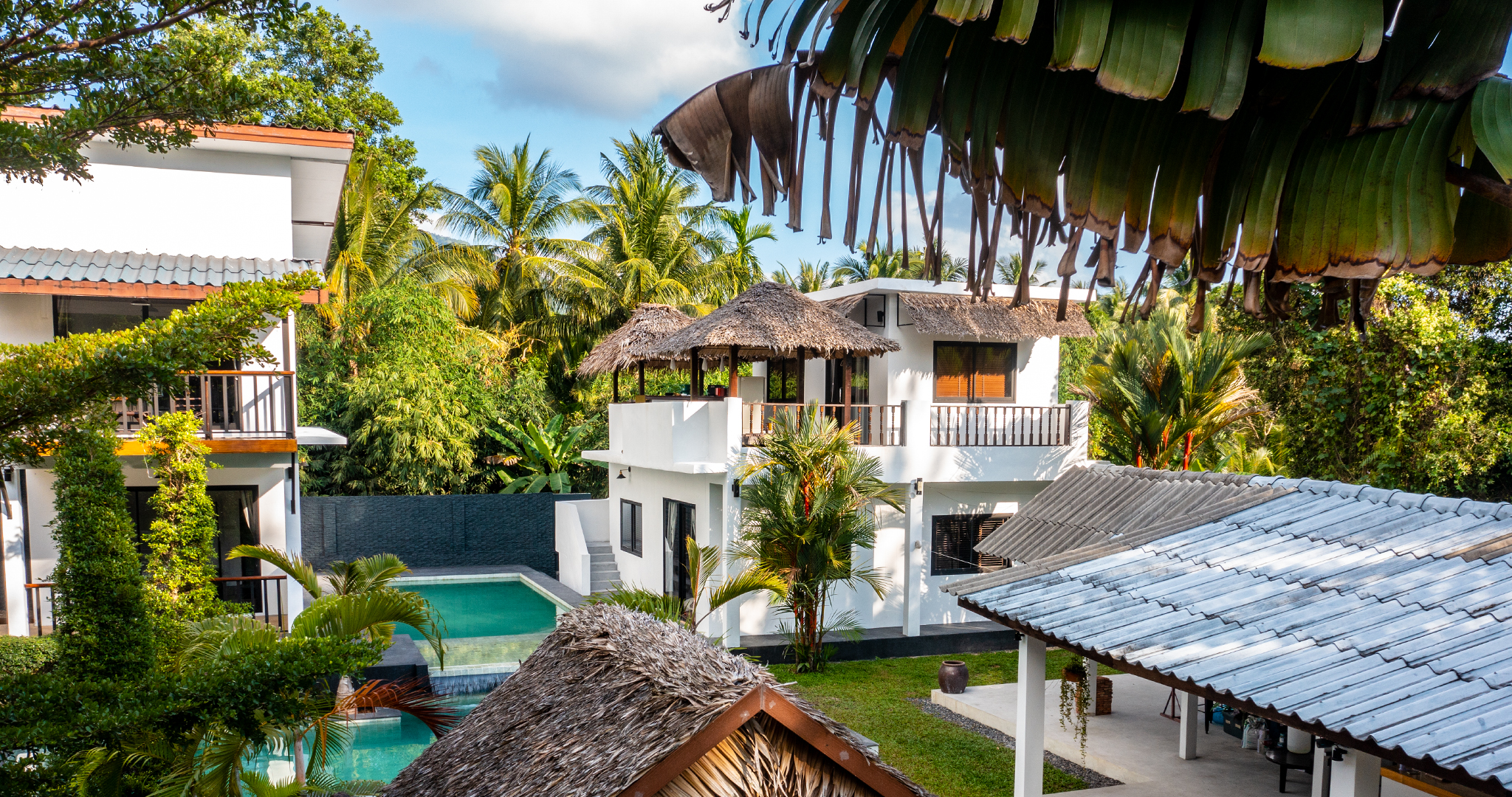 Aqua Suites Poolside Apartment