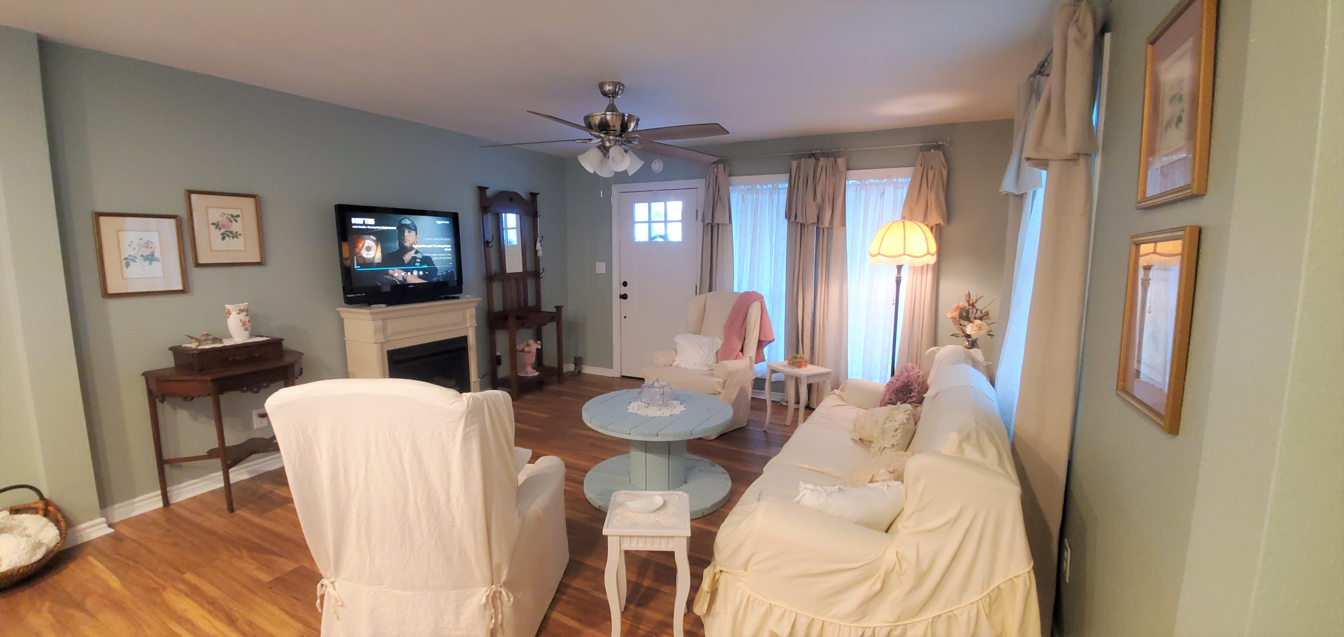 McKinley Cottage located in Historic Downtown Cottages for Rent in