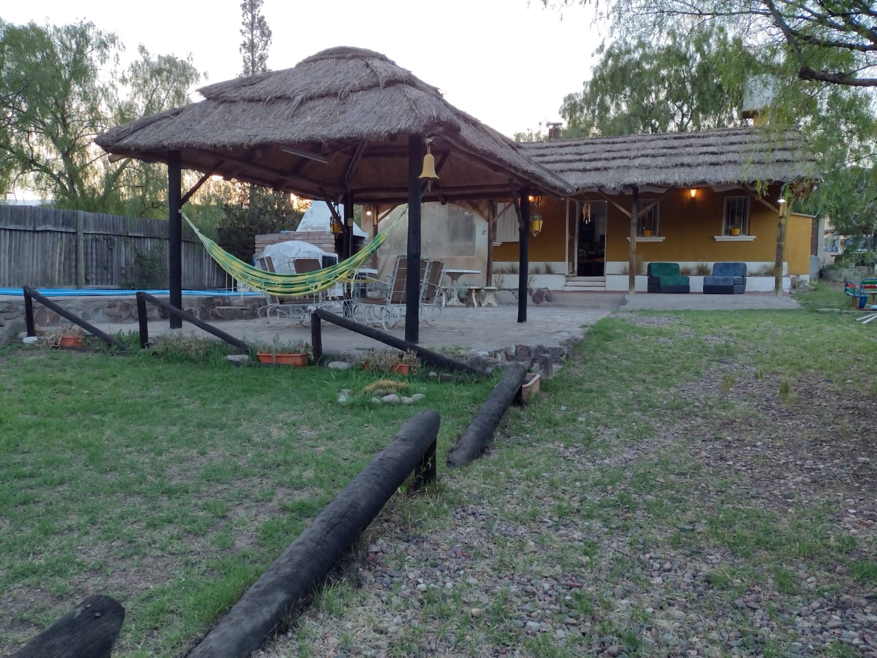 Cheerful cabin with pool, quincho, games. Dreamed.