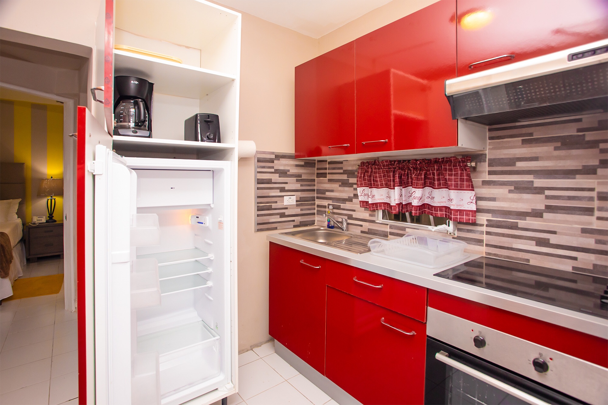1-Bedroom rental unit memory foam bed & free WiFi