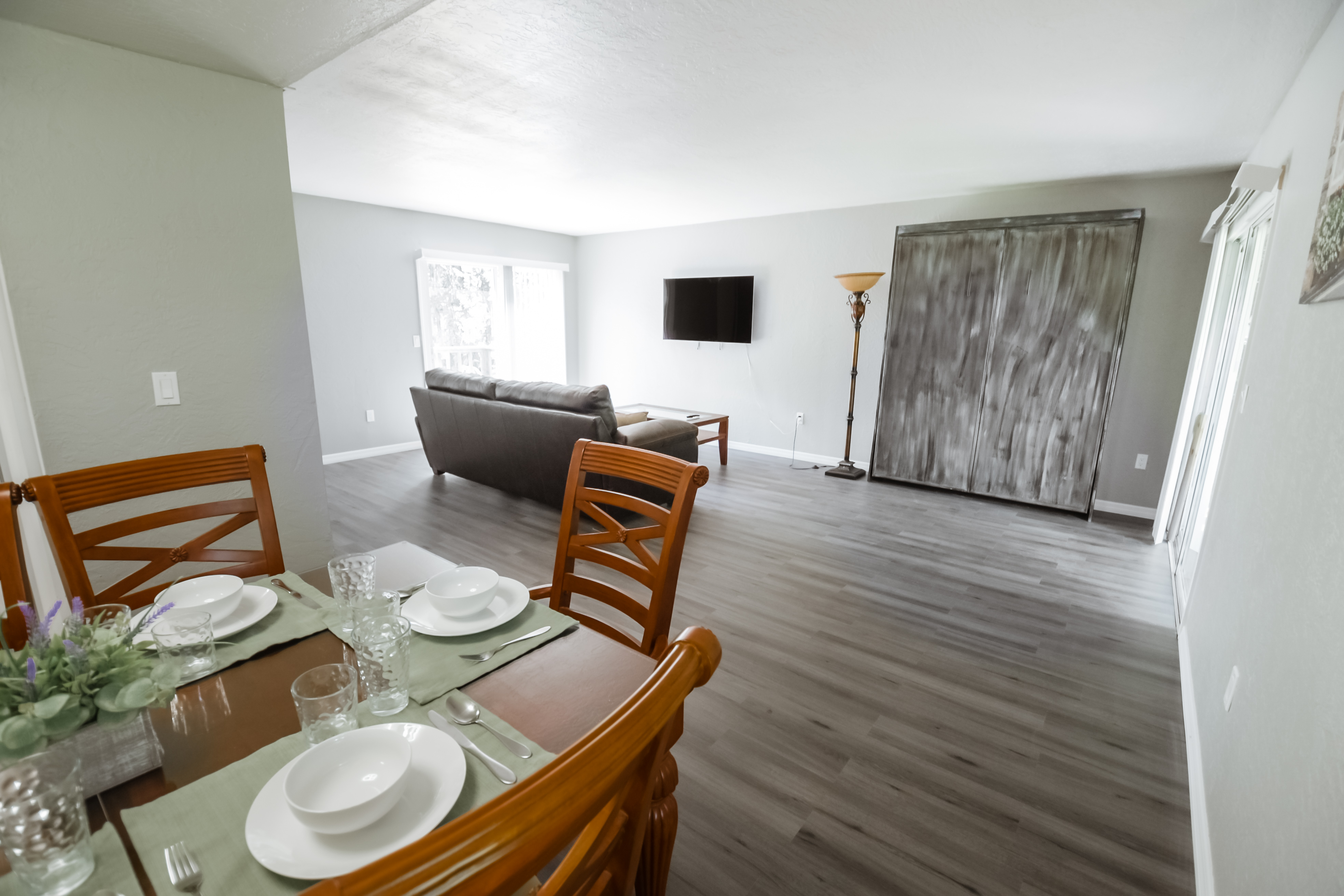 Spacious Townhome Close to Stetson Univ & downtown