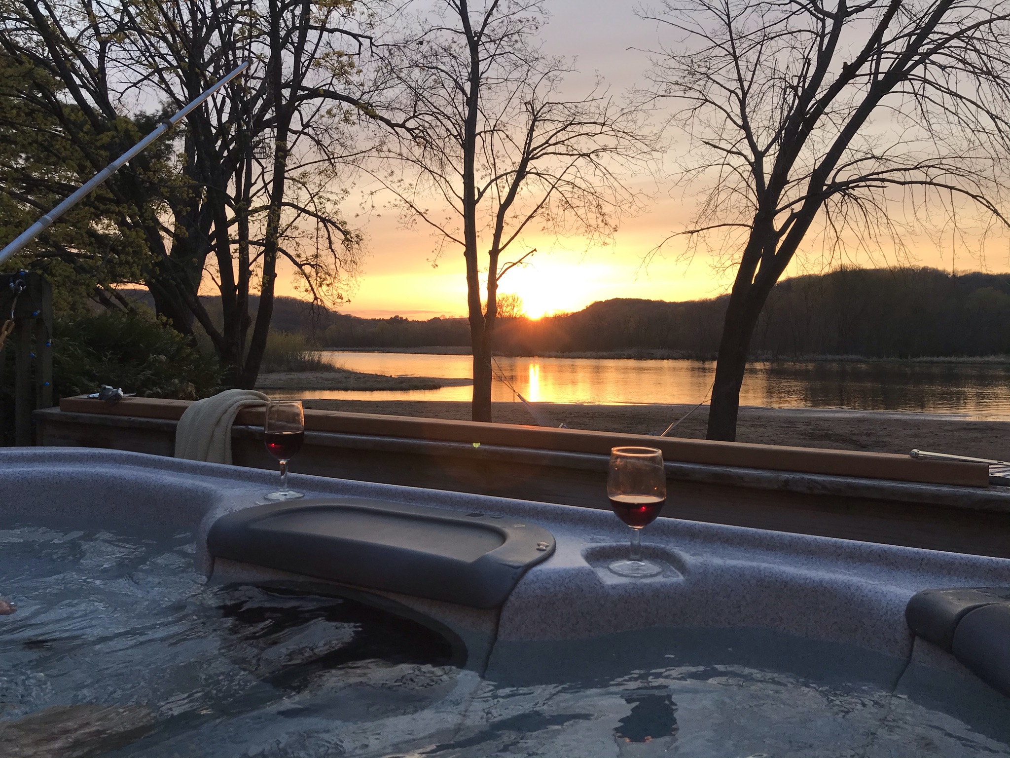 QuietwaterHot Tub, Peaceful, On Water, Sandbars! Houses for Rent in