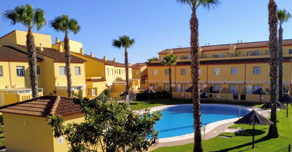 Spacious terraced Golf Islantilla area