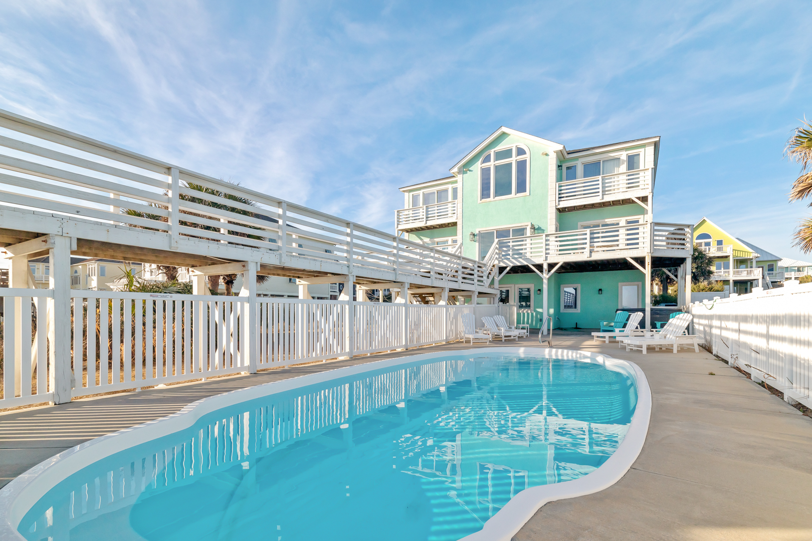 FLUTTER×OCEANBEETLE The Holiday Dolphin Watch - Vacation homes for Rent in Emerald Isle, North