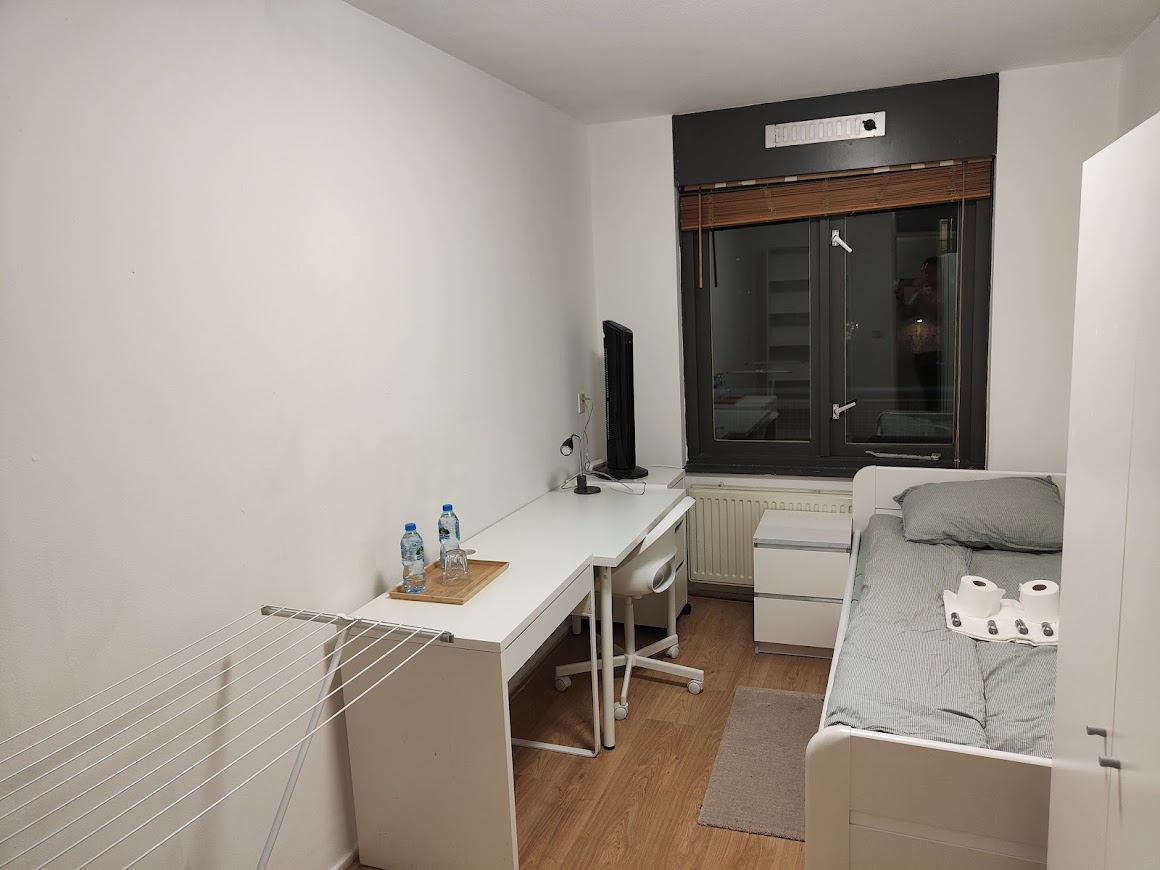 World Travelers Apartment Economy — Rotterdam stay