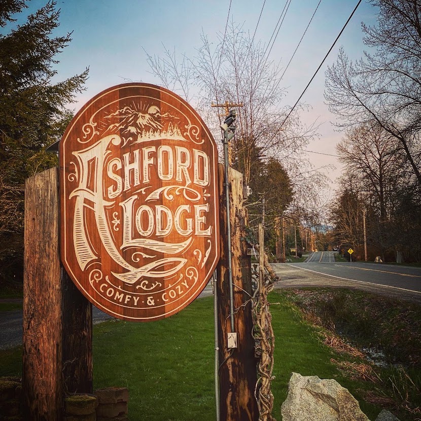 Nisqually Suite at Ashford Lodge, w/ Hot Tub! Guest suites for Rent