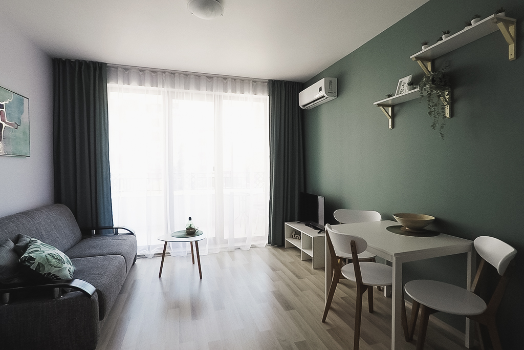 .Poolside.Apart. Steps away from the beach