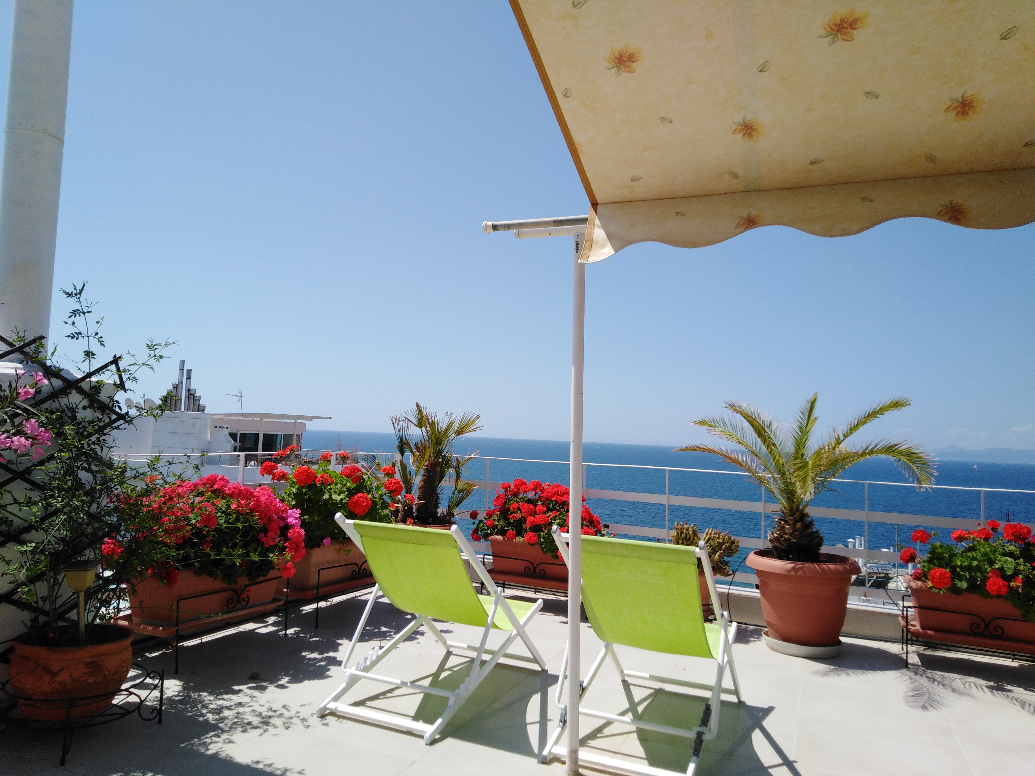 View, sea and tourism in Athens