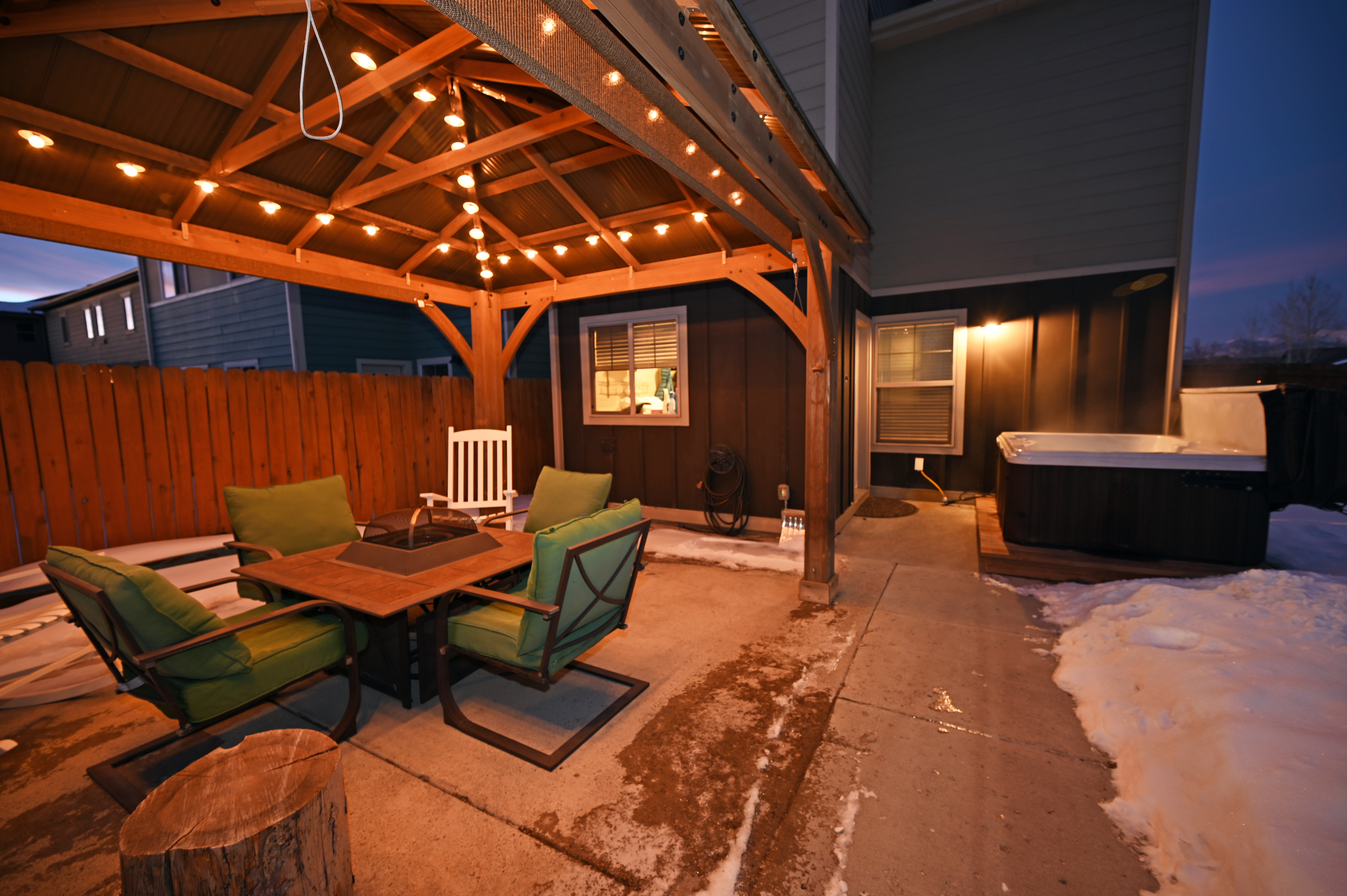 Charming Home by the Park with a Hot Tub in Bozeman, Bozeman