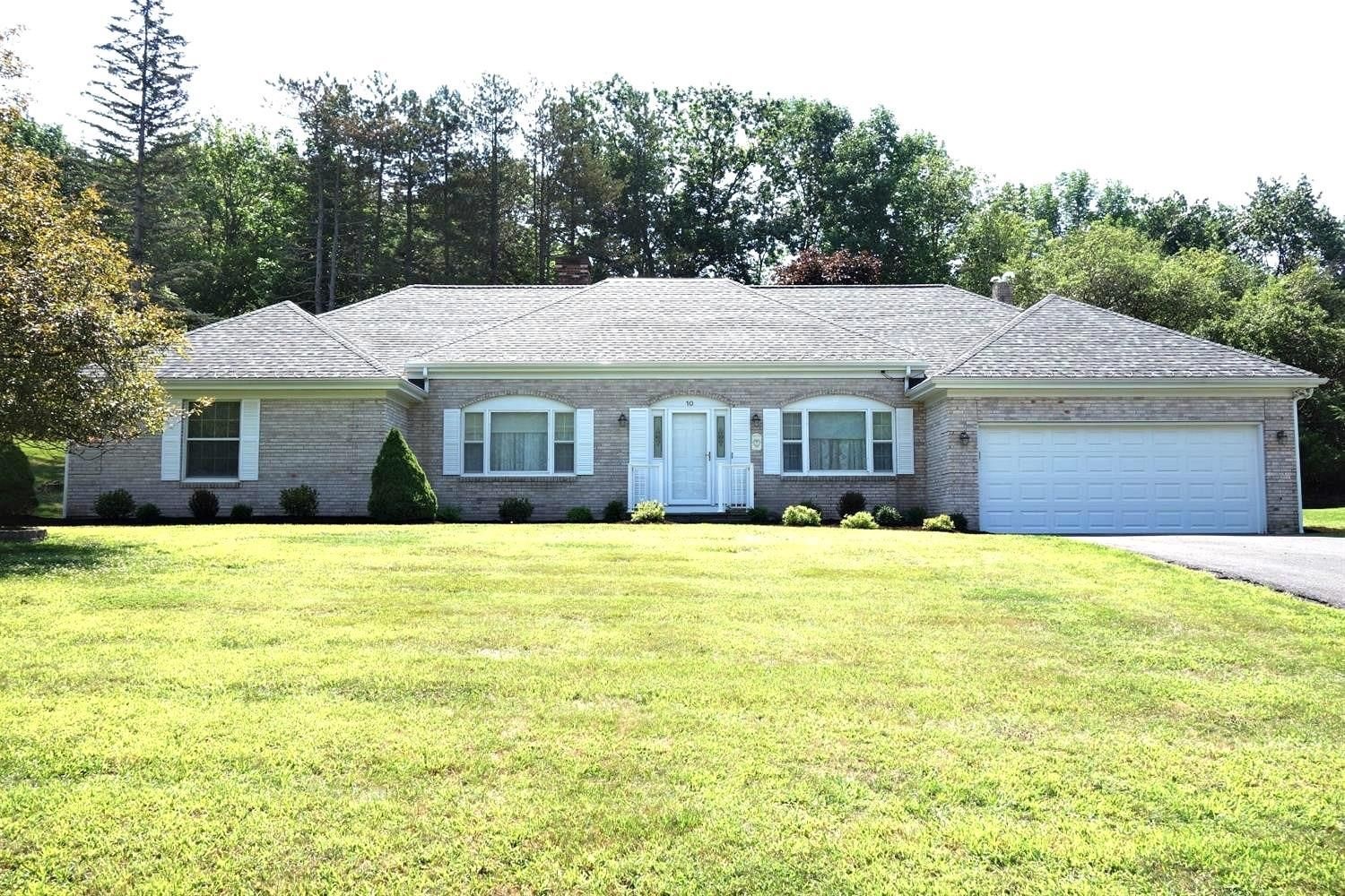 Central air, 3 bedroom home for your baseball trip