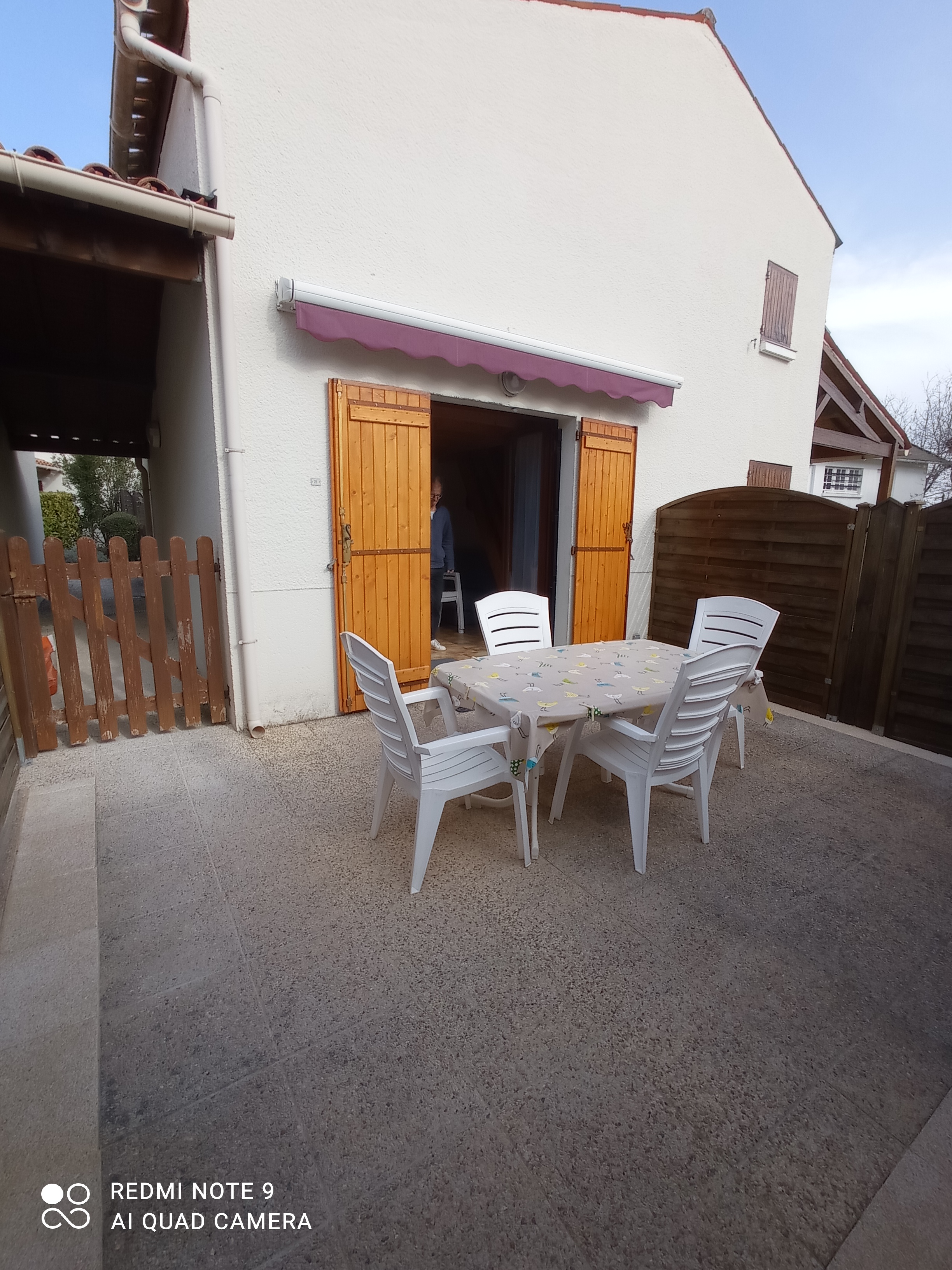 House with parking 600 m from the beach