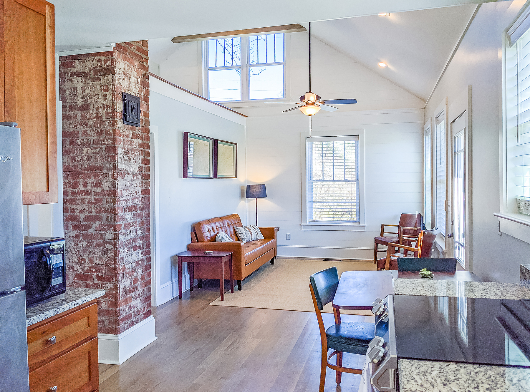 NEW! Historic Downtown. Tannery House, 2bedr
