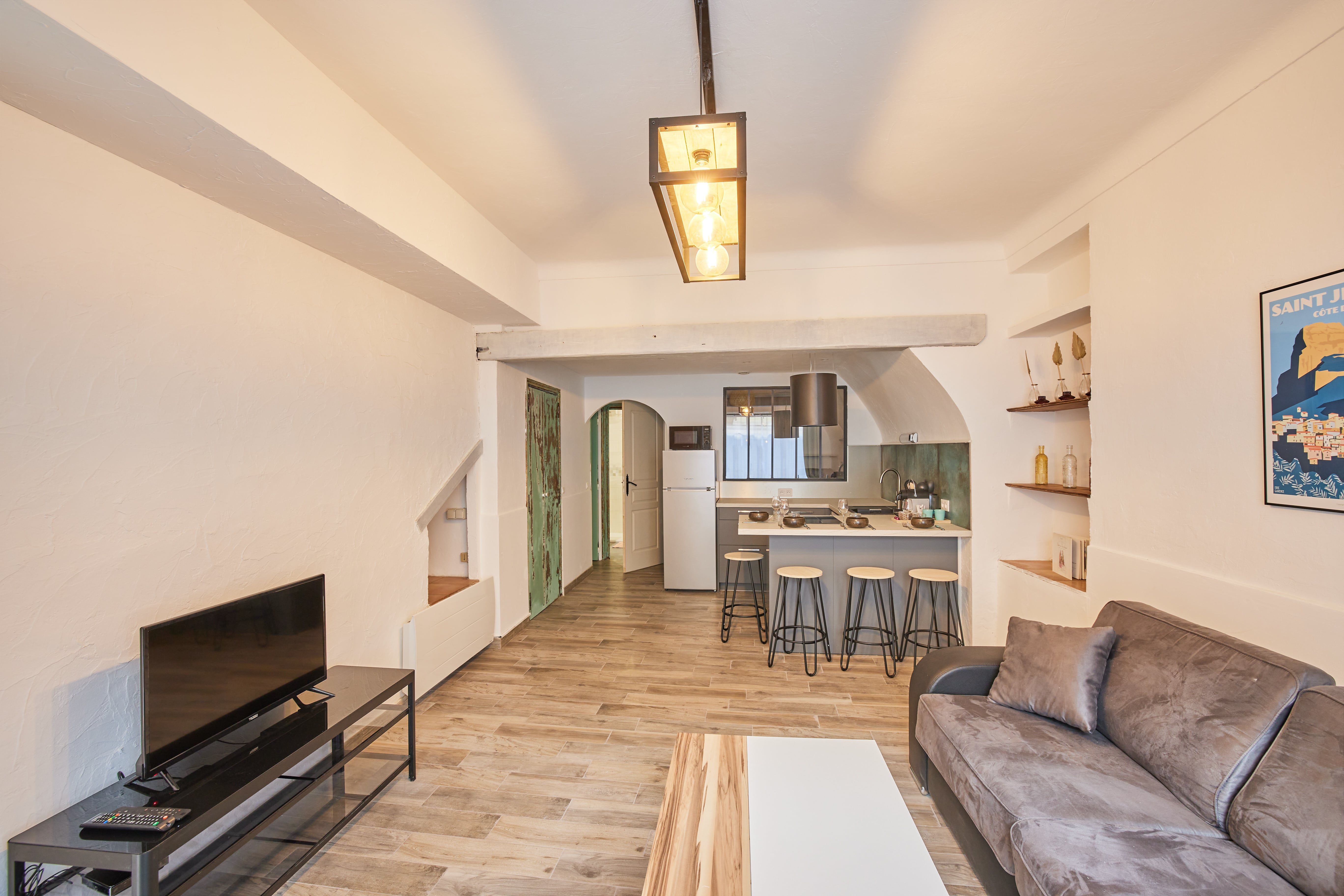 2 Rooms in the heart of the village of Saint-Jeannet