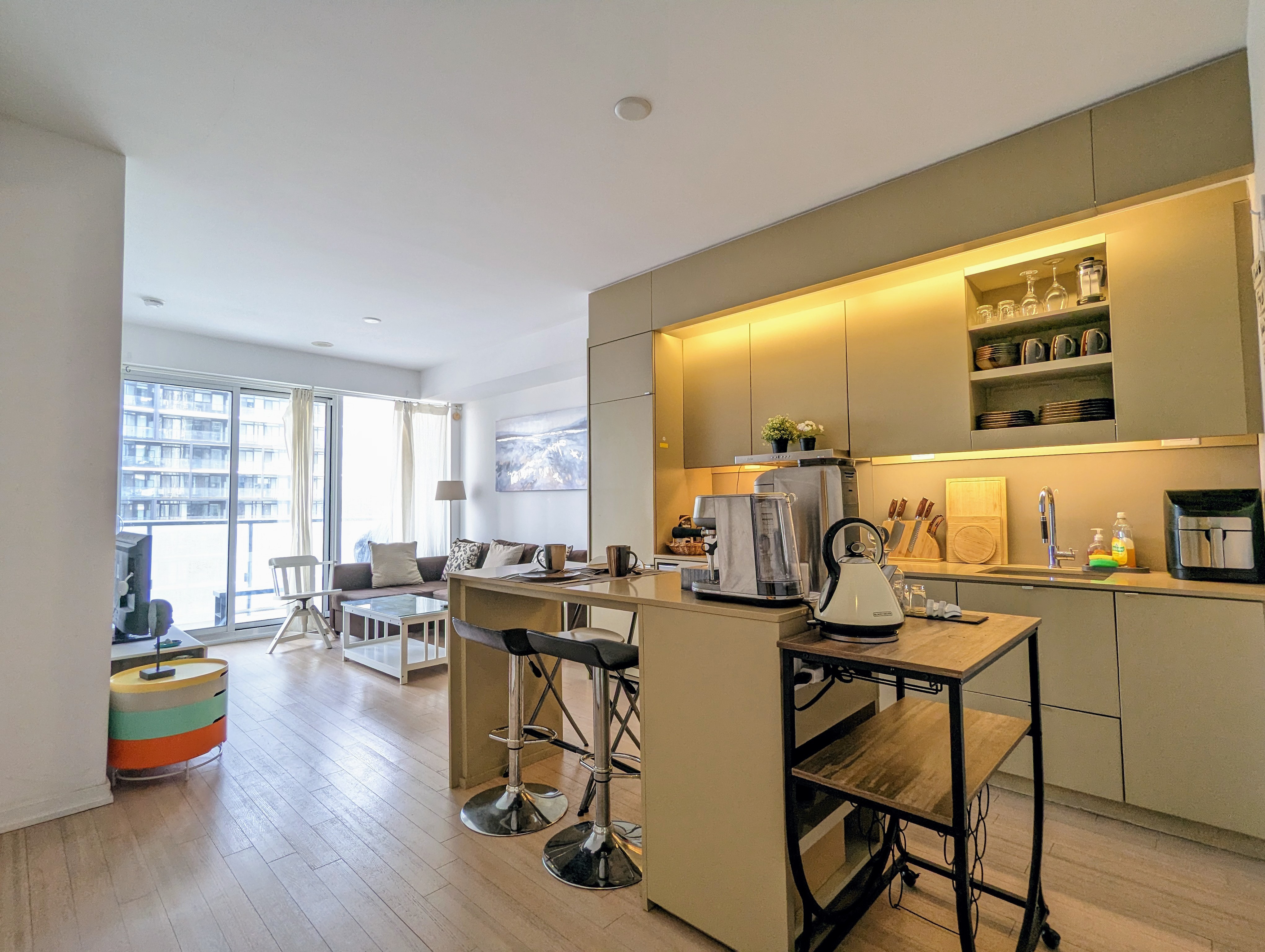 Awesome 1 + 1 Condo @ A+ Location