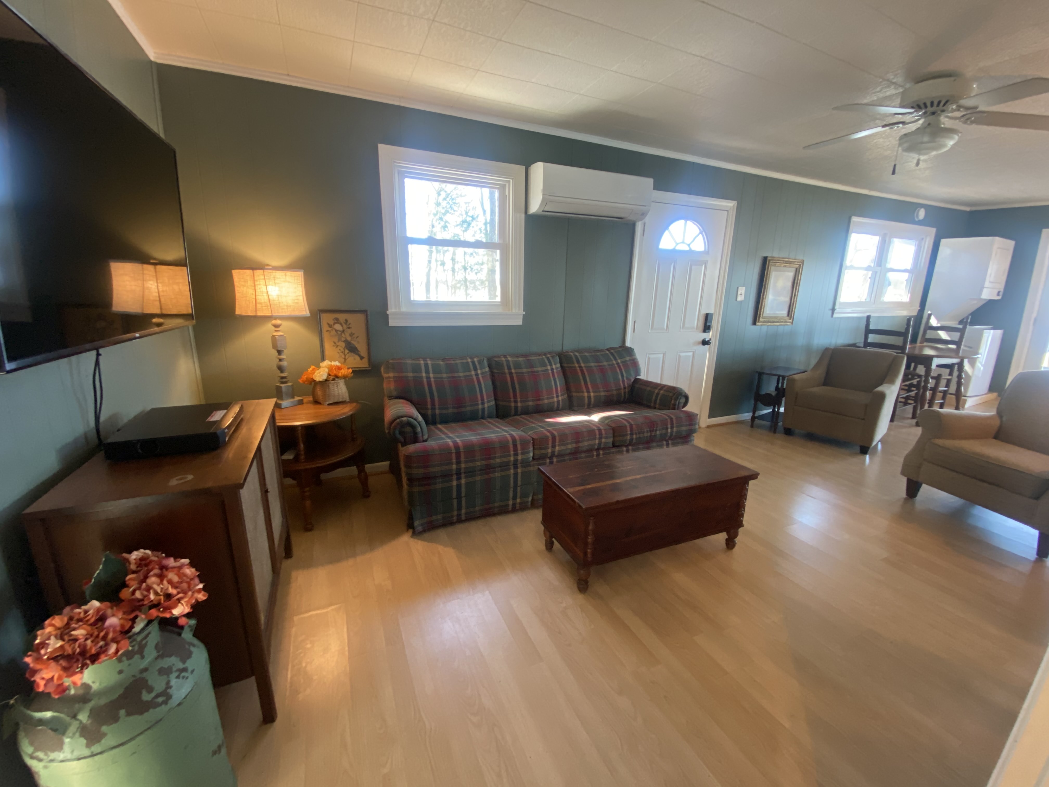 The Red Cabin at Lay Lake Houses for Rent in Sylacauga, Alabama