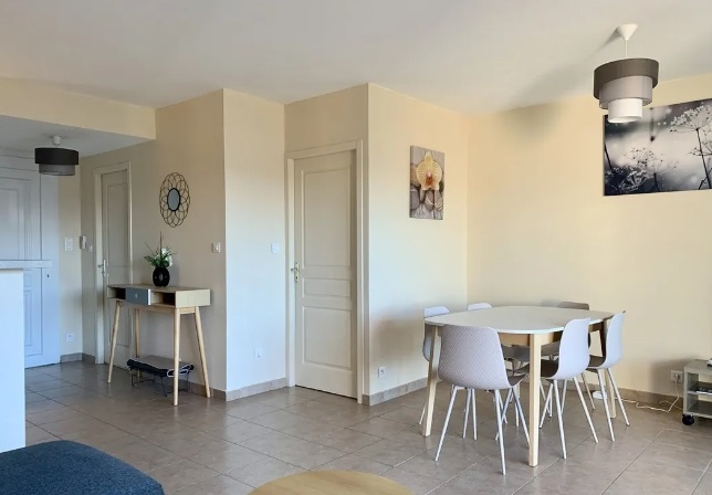 Private residence sea view apartment with swimming pool