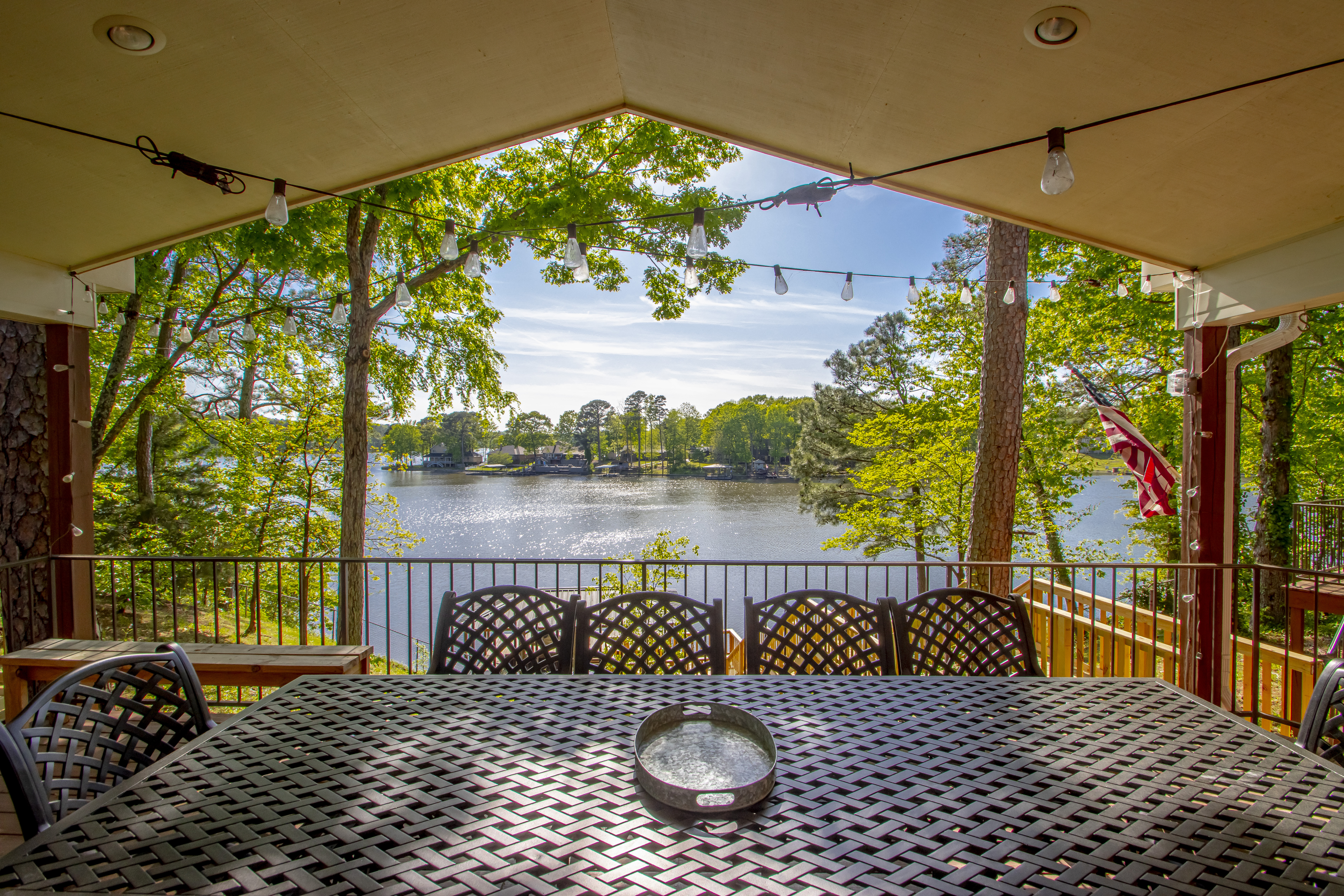 Lakefront House with Hot Tub, Dock, Game Room - Houses for Rent in