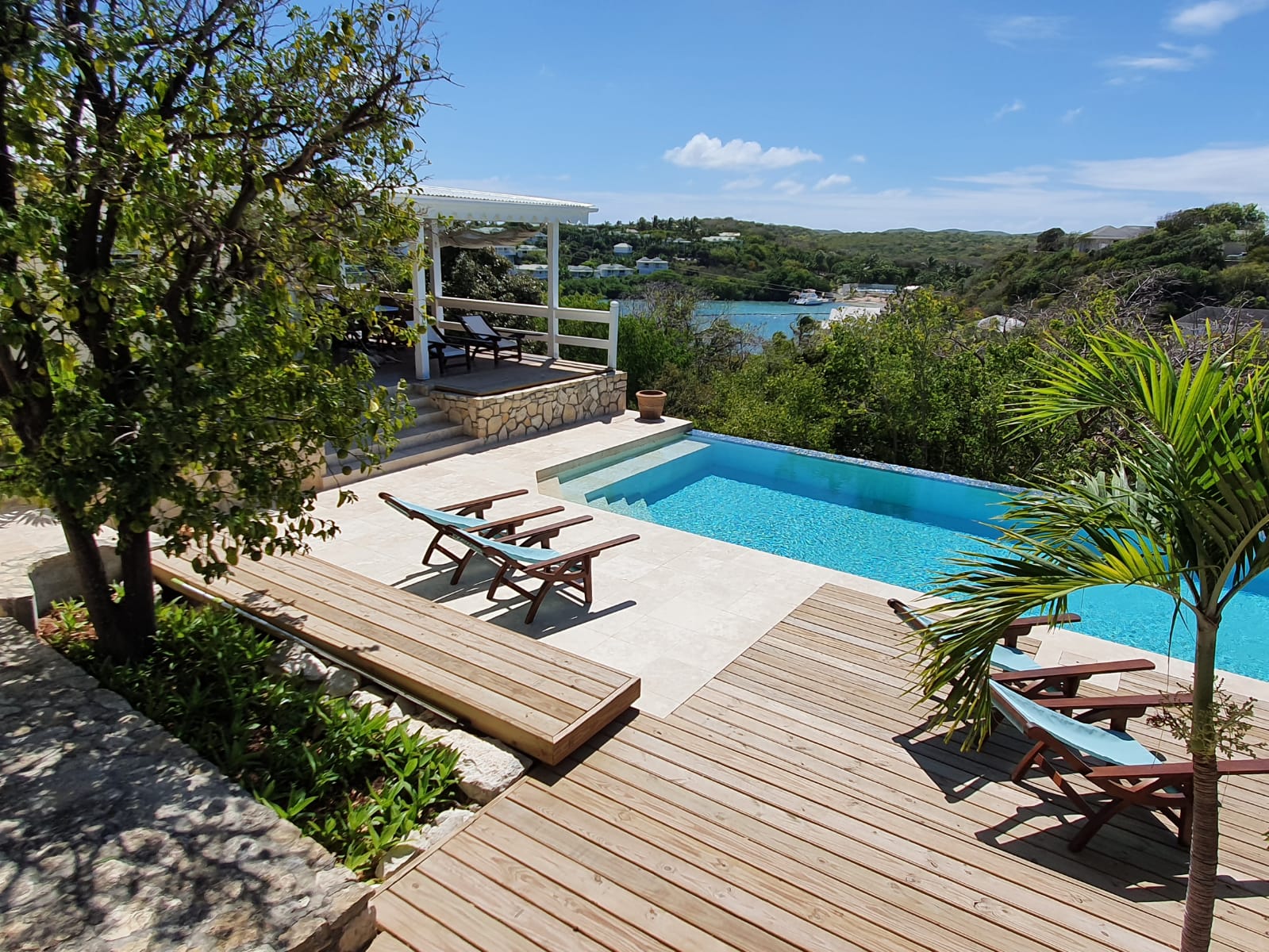 Long Bay Gem book 1 or 2 Beach view Cottages