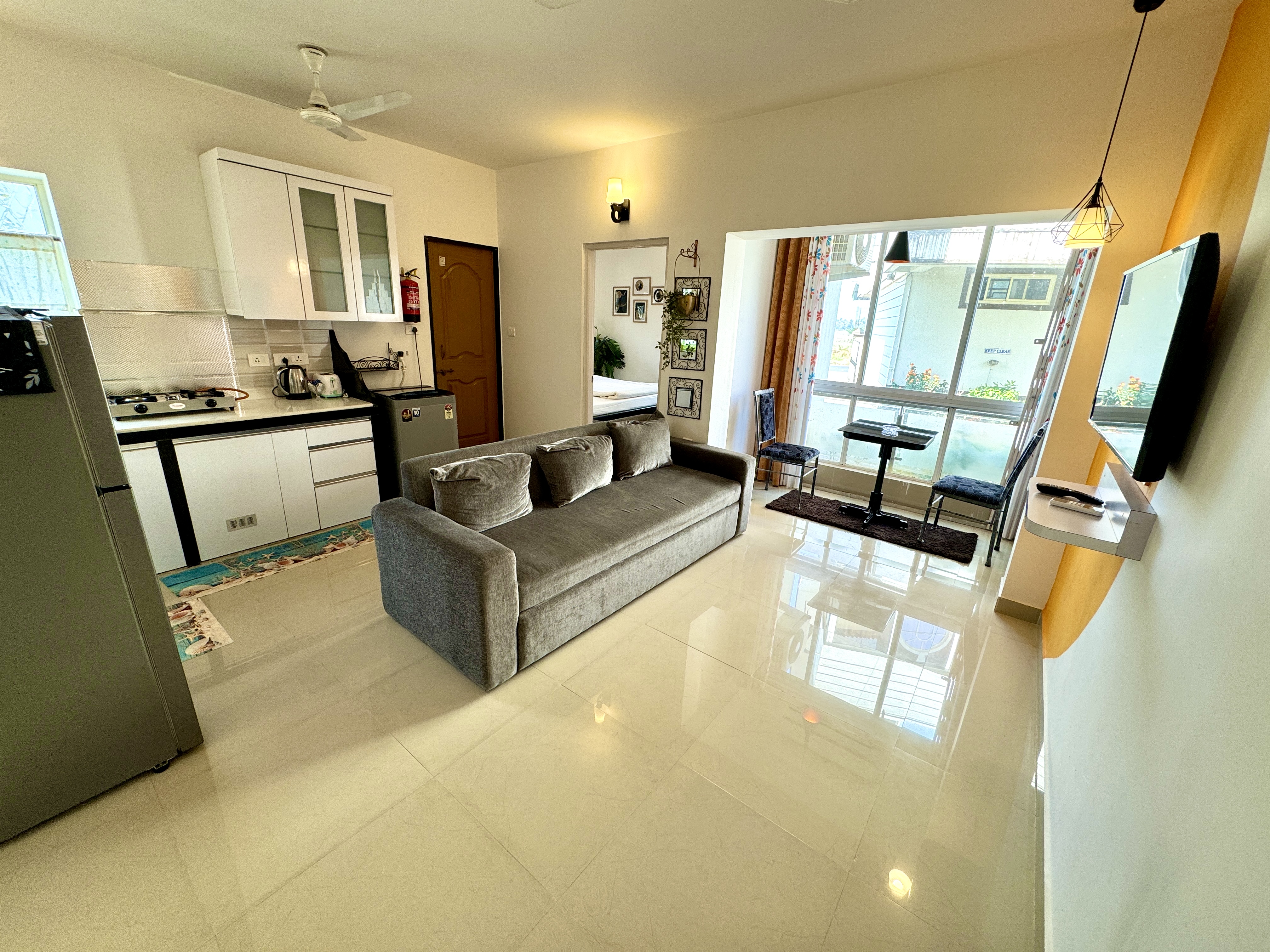 * Lilly Pad - 4 mins from the Beach *