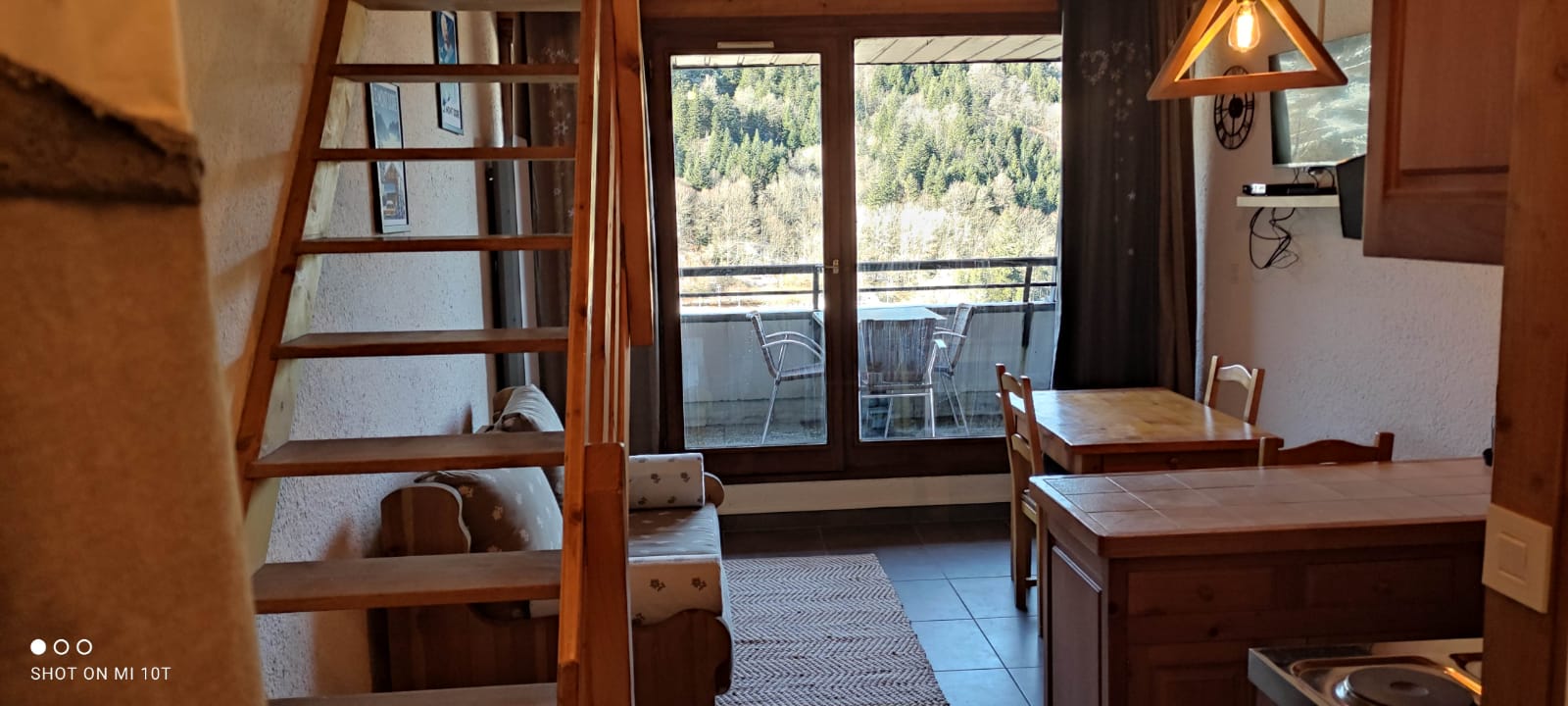 appartement calme, parking, local ski, WIFI,balcon