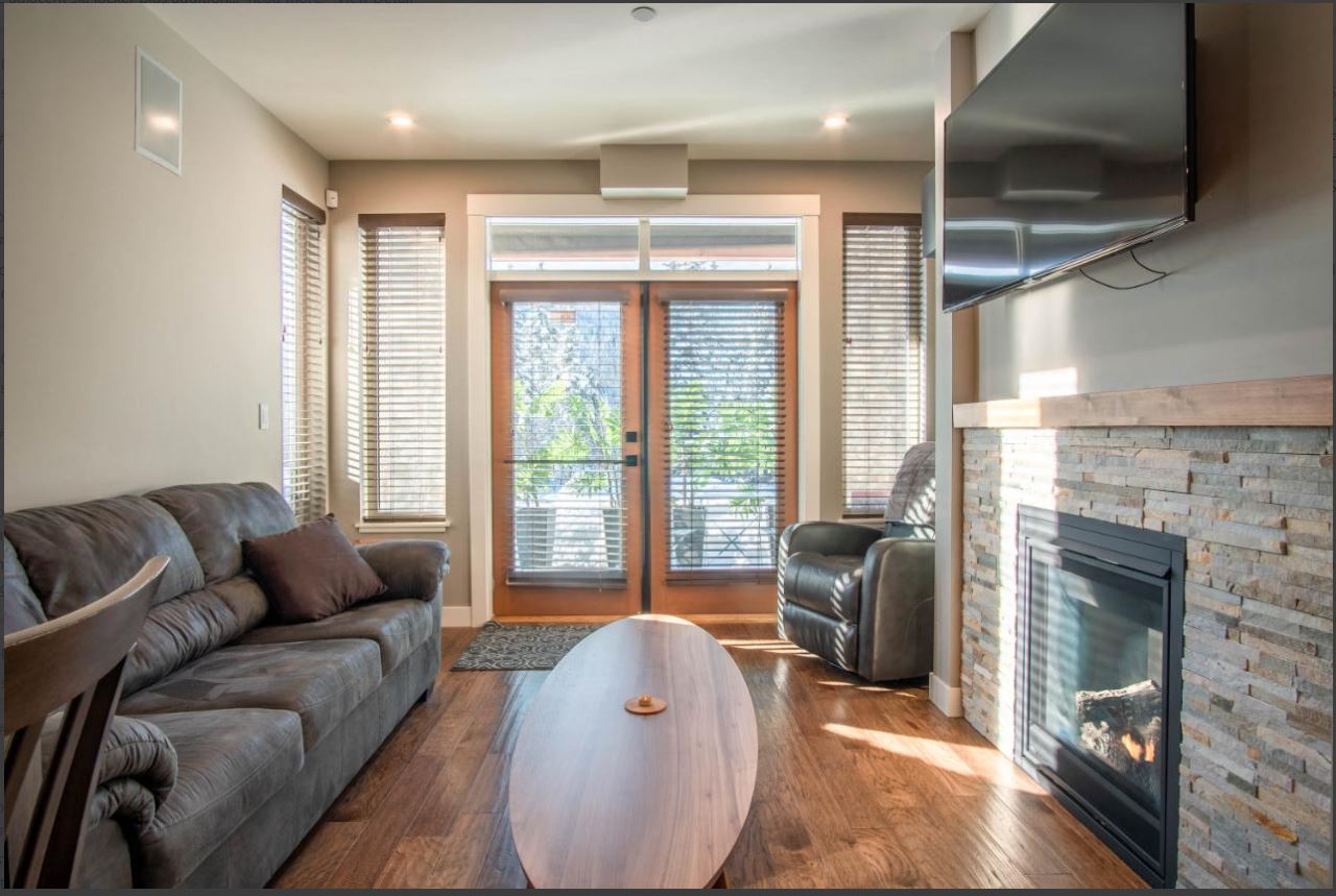 ECHO LANDING- 2-bedroom condo with private hot tub