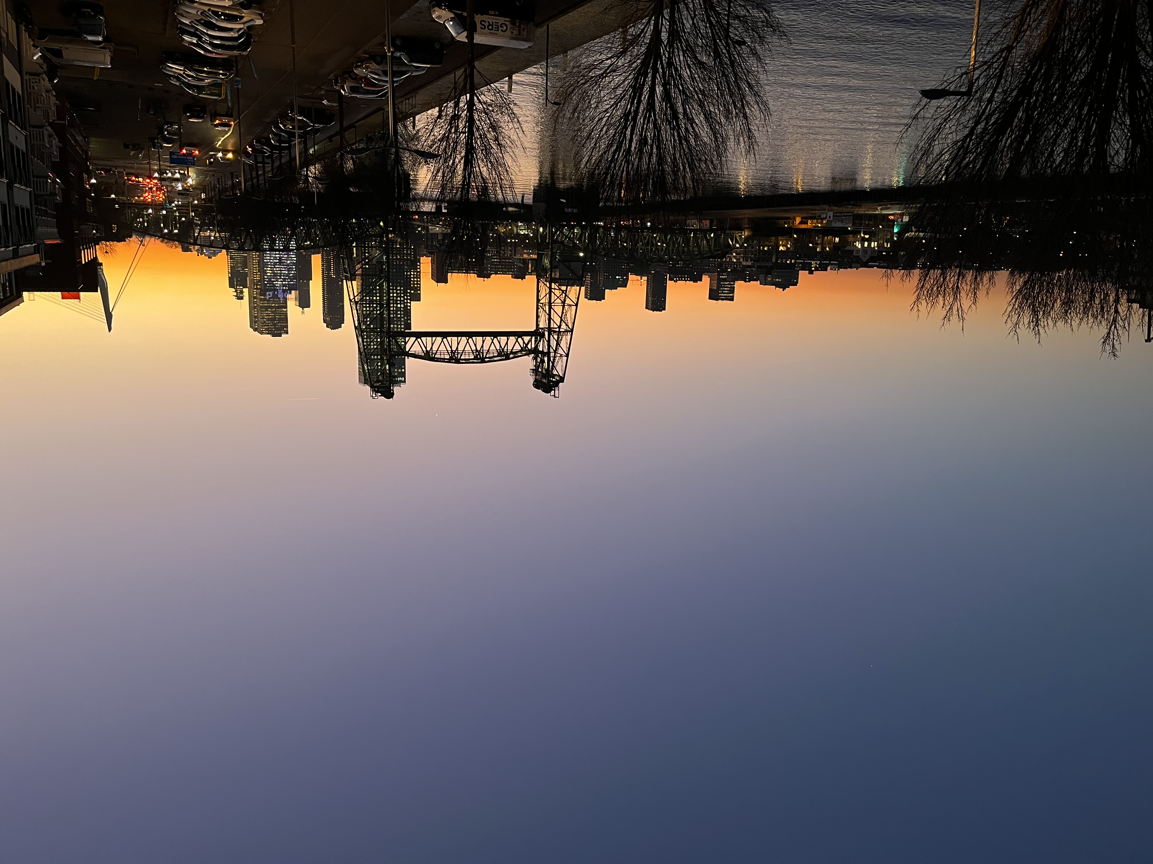 Appartement met uitzicht op hefbrug — Rotterdam stay