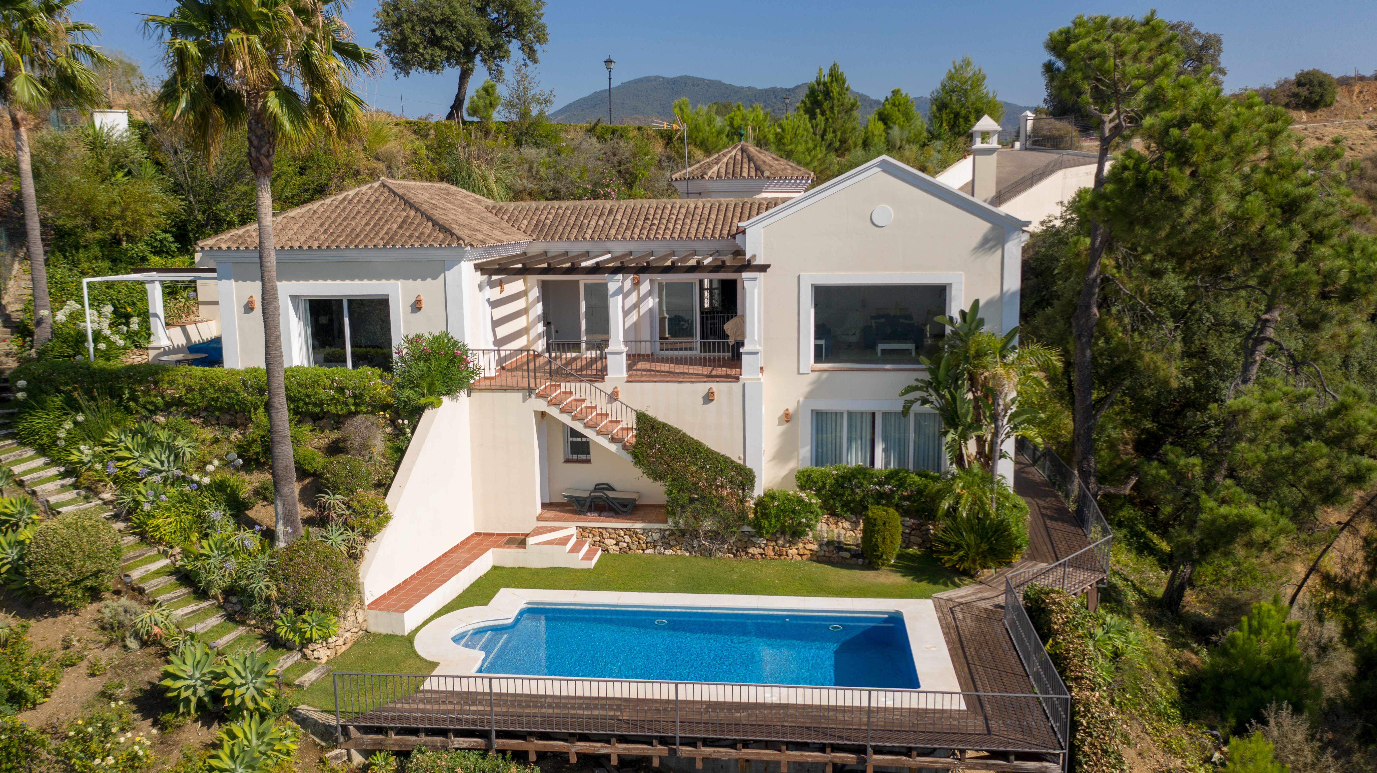 Villa Valentine - Luxury, Panoramic Views & Pool