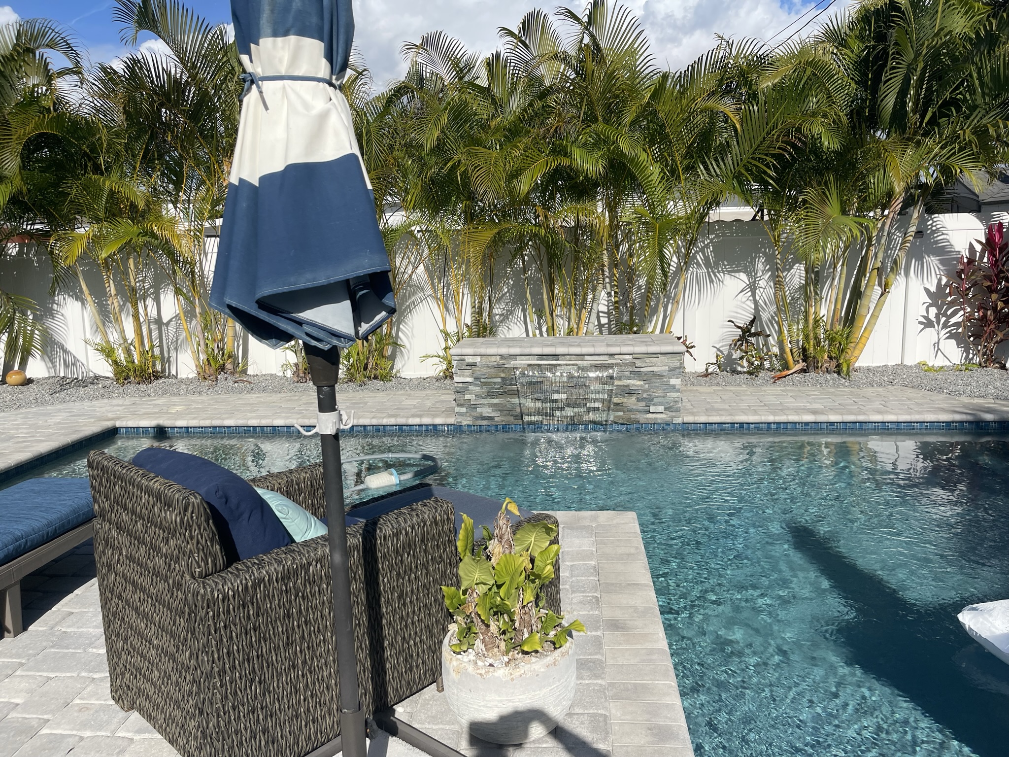 Cozy cottage w/ private backyard heated pool oasis