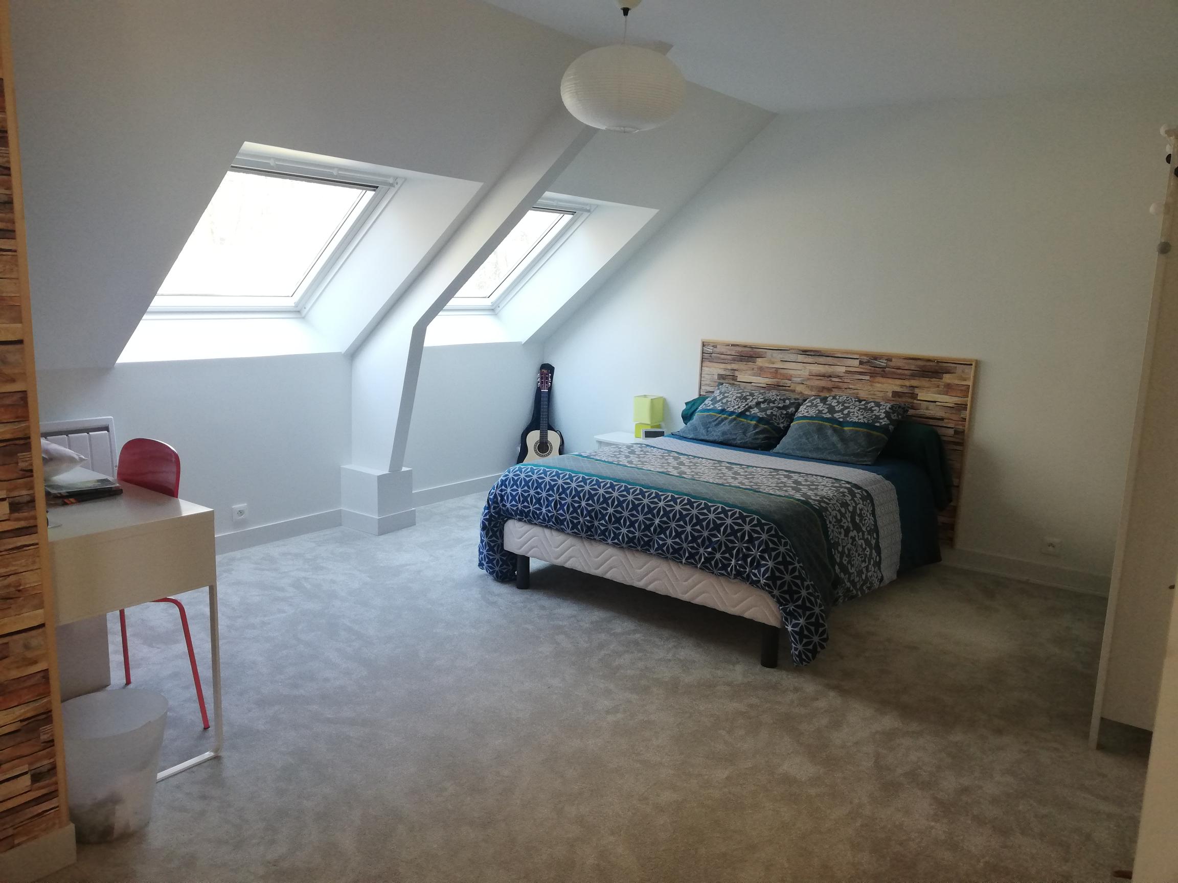 Spacious room 2 steps from the circuit 3/