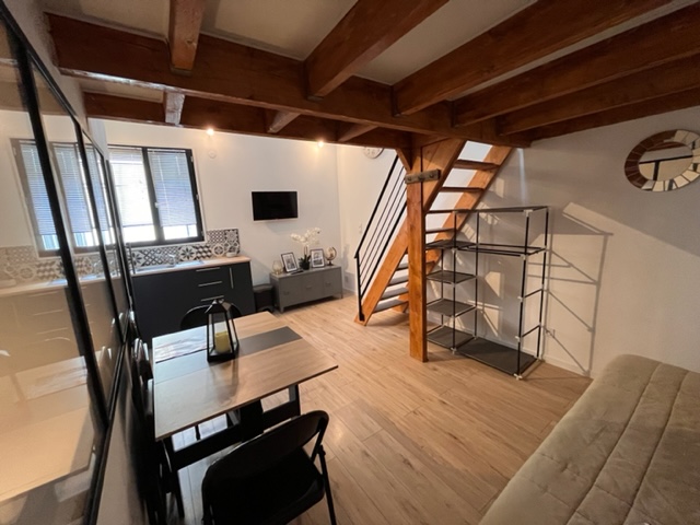 Beautiful comfortable studio with mezzanine