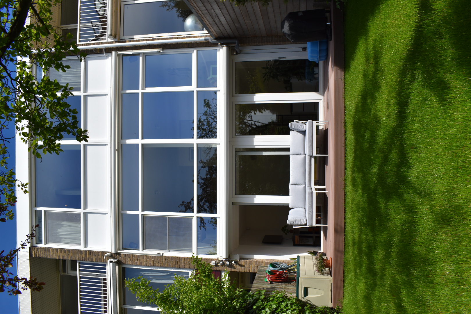 Spacious private bedroom, living area and kitchen — Amsterdam stay