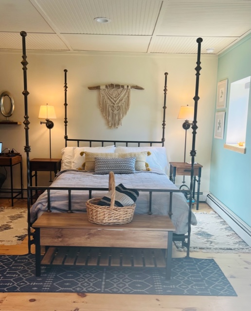 Cozy Studio at Yoga Center + Hot Tub + Mtn Views