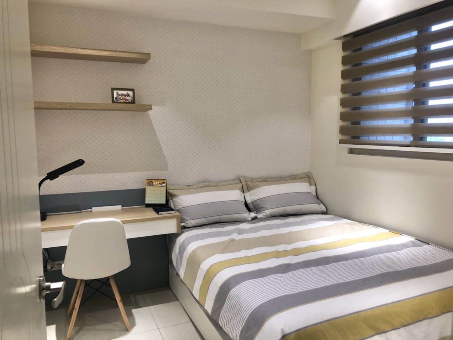 //////shared bathroom, kitchen, gym, swimming pool/