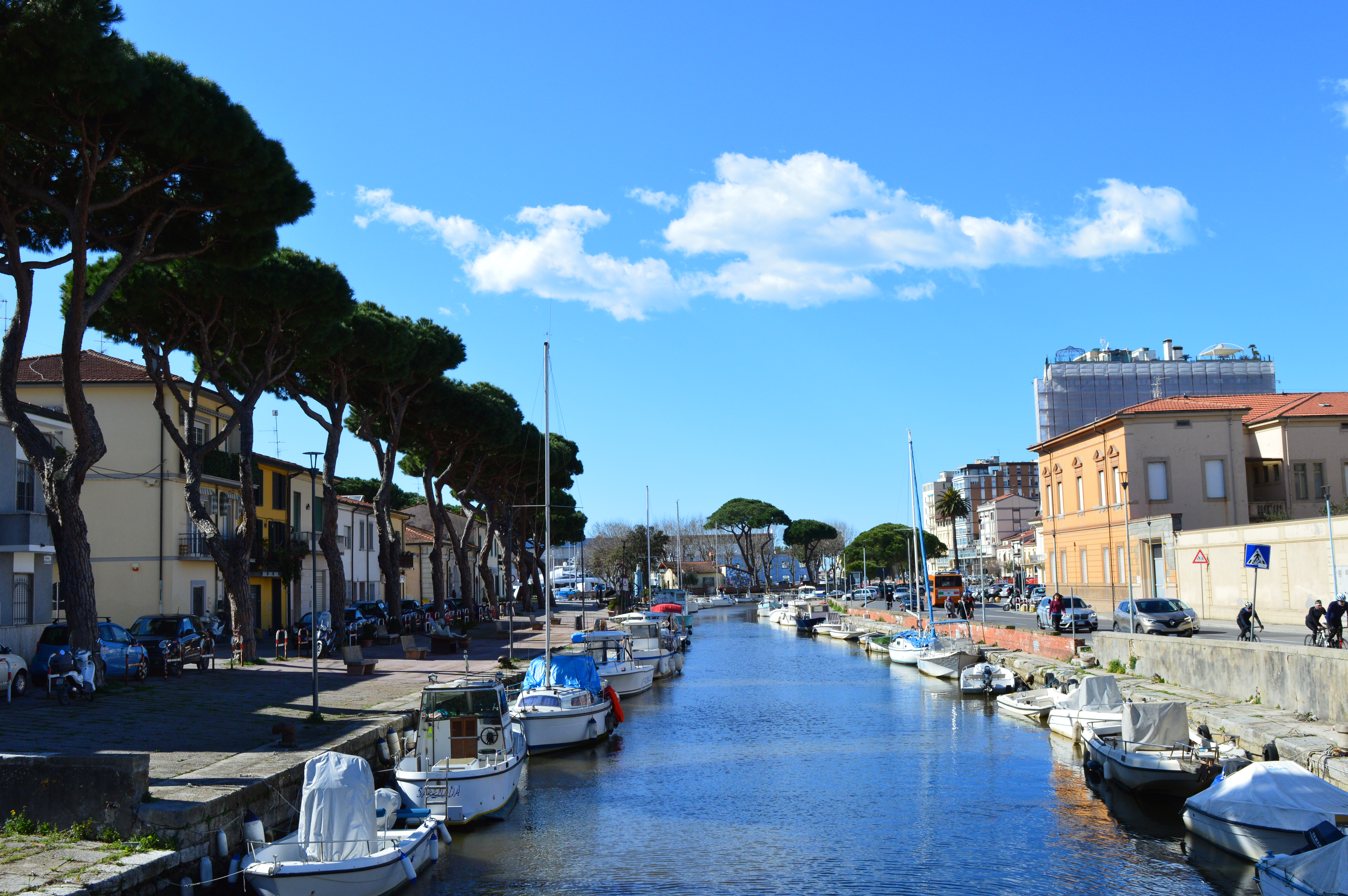 the Moletto, the magic of the sea of Viareggio