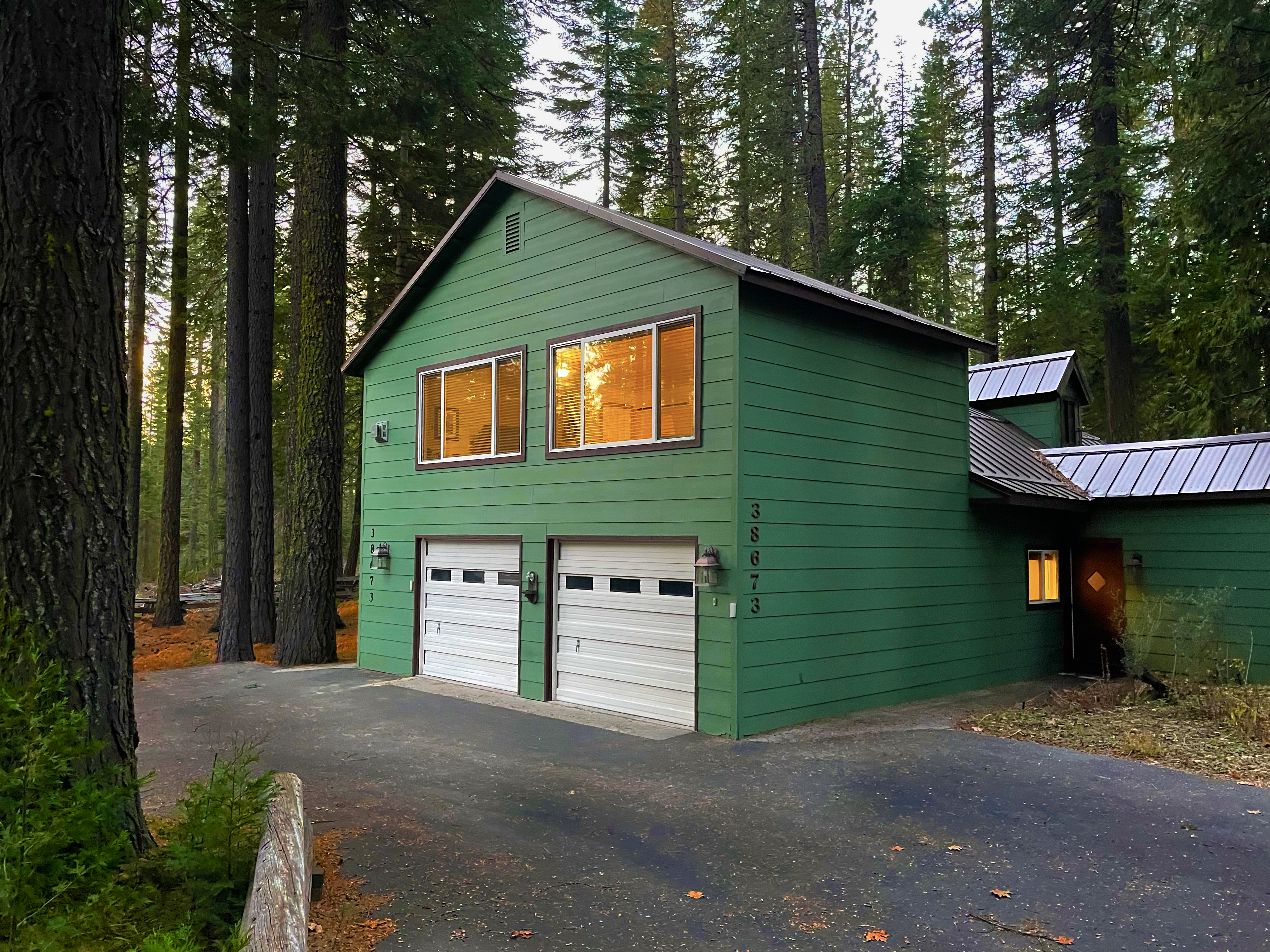 Cozy Alpine Chalet on 2 Acres w/ EV Chg + Starlink