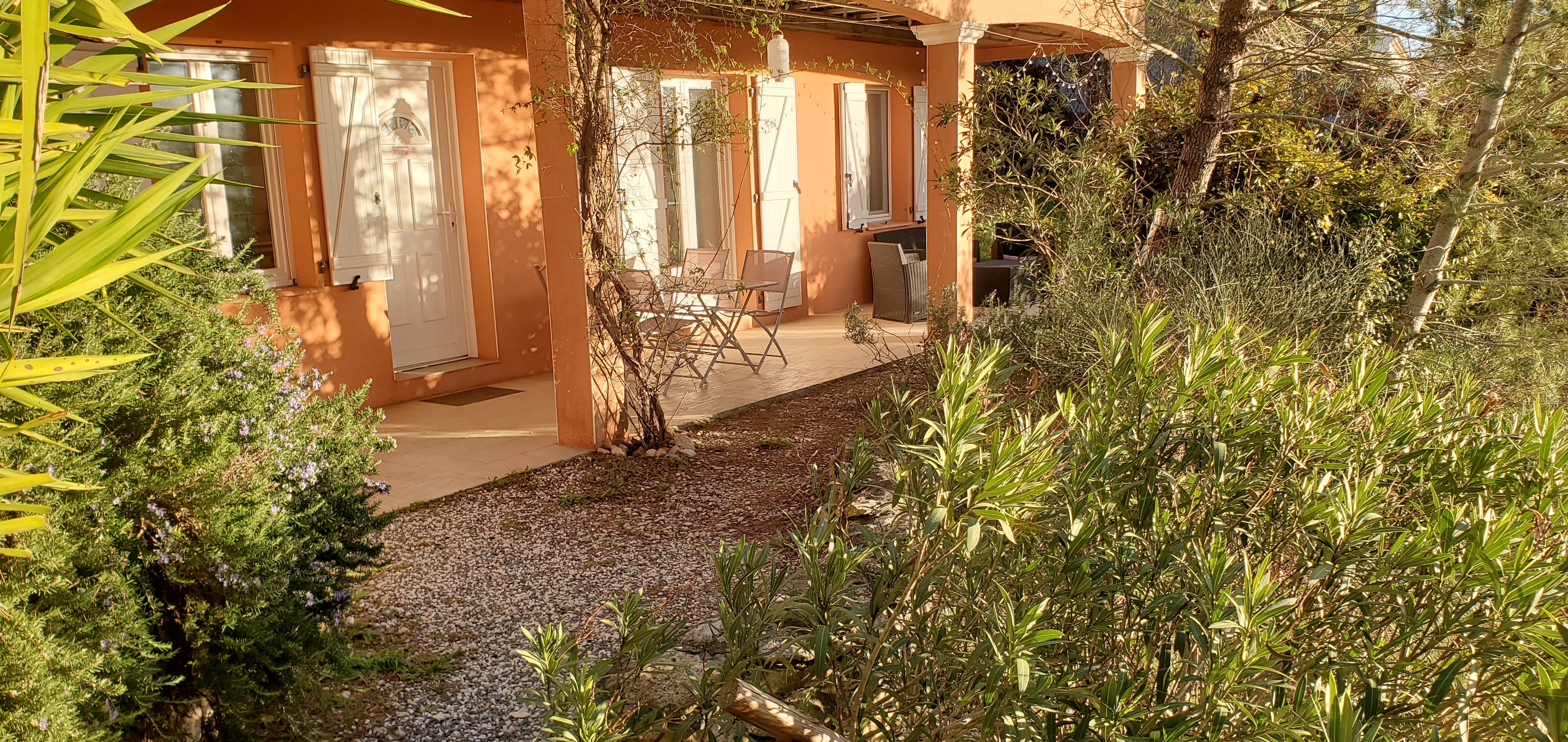 Nice quiet cottage in the Provencal hills.