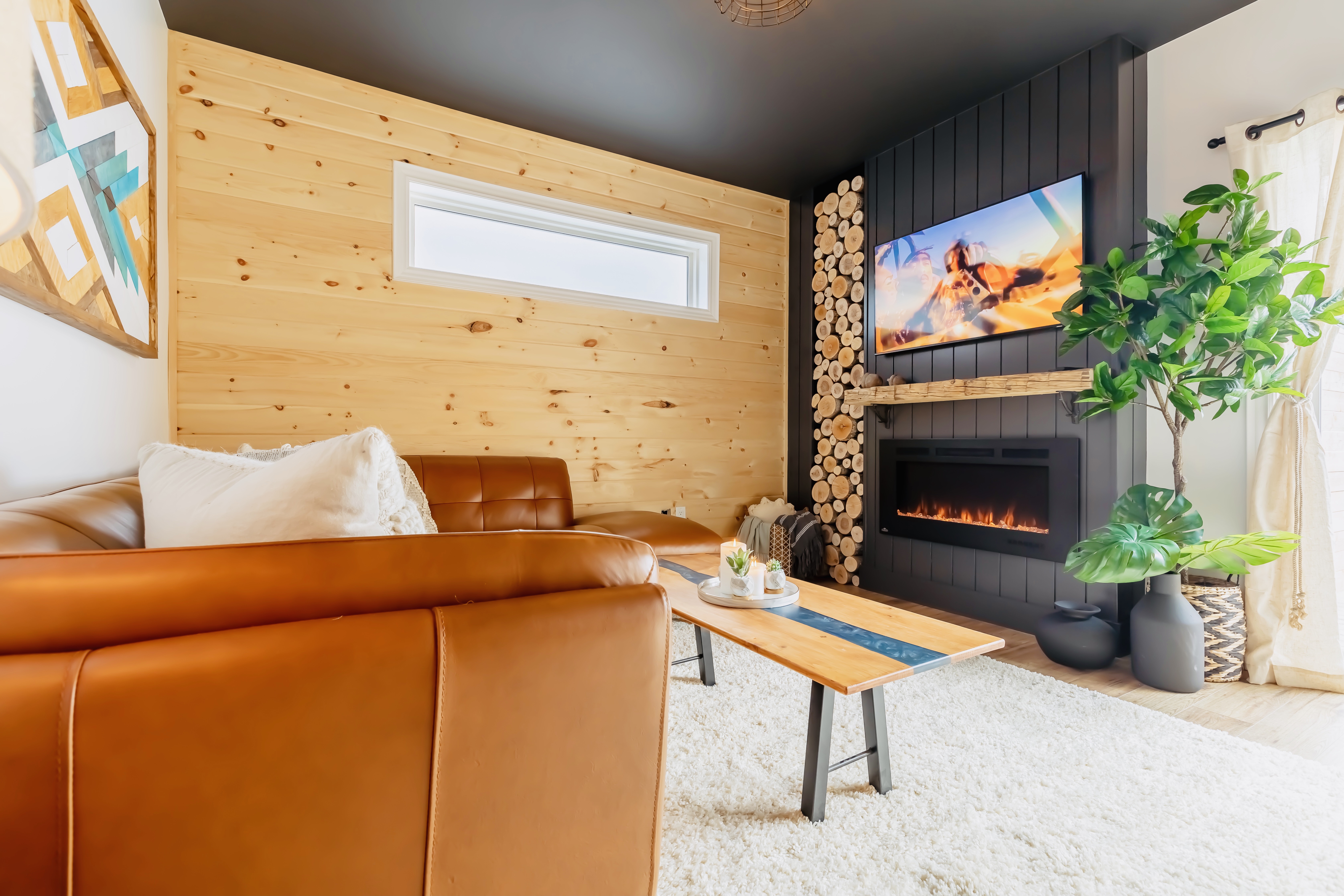 Hudson Loft | Hot Tub, Fire Pit + Spa • Muskoka