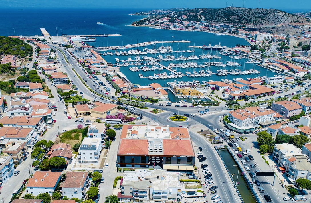 1+1 REZIDENCIJALNI APARTMAN ZA SEZONSKI NAJAM U ÇEŞME CENTRU