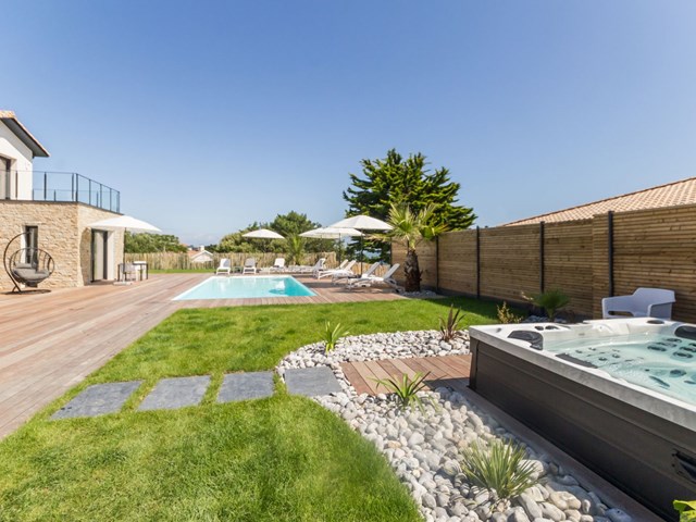 VILLA KERVAL Gîte AZUR à PREFAILLES Pool and SPA