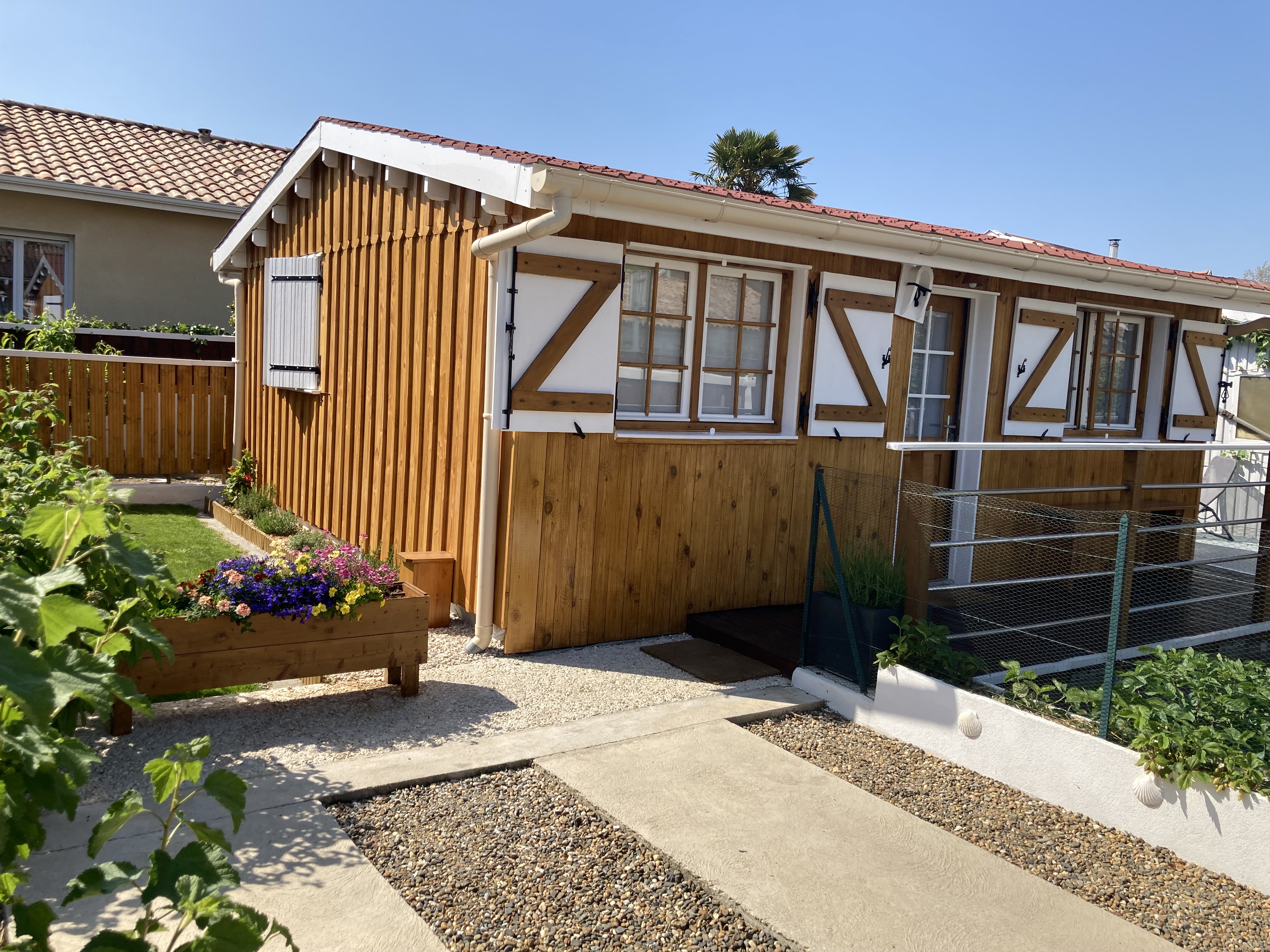 Pretty wooden chalet for 4 people