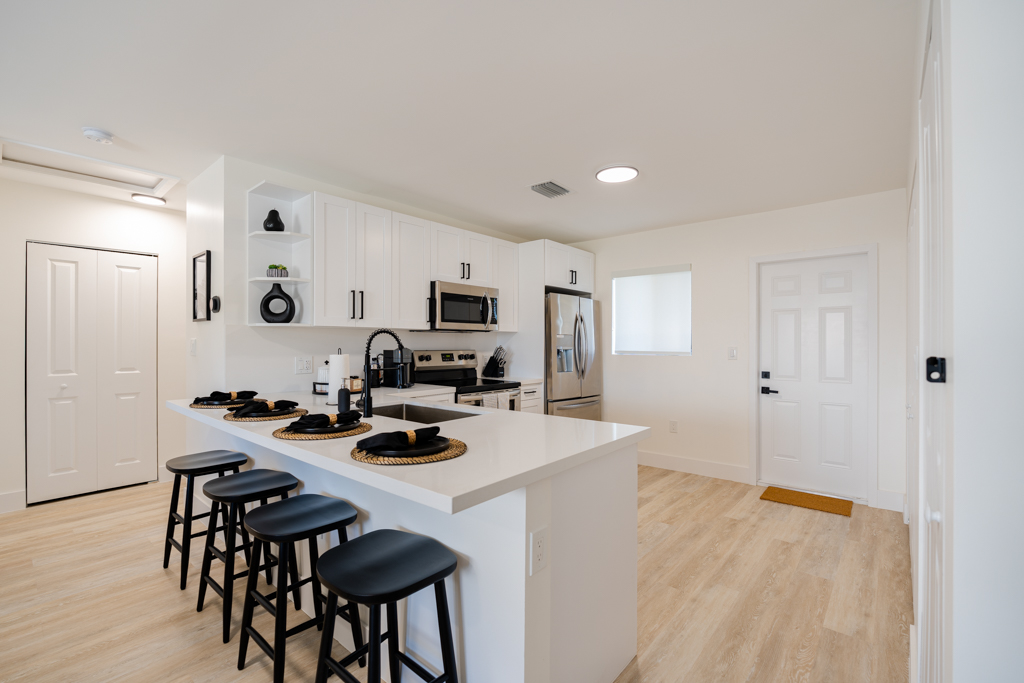 The Pass Through - Brand New 2 | 1 Modern Villa