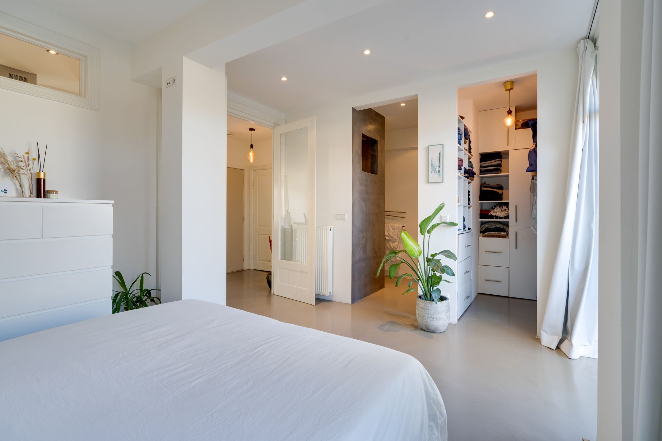 Lovely 1 bedroom apartment at the canal! โ Amsterdam stay