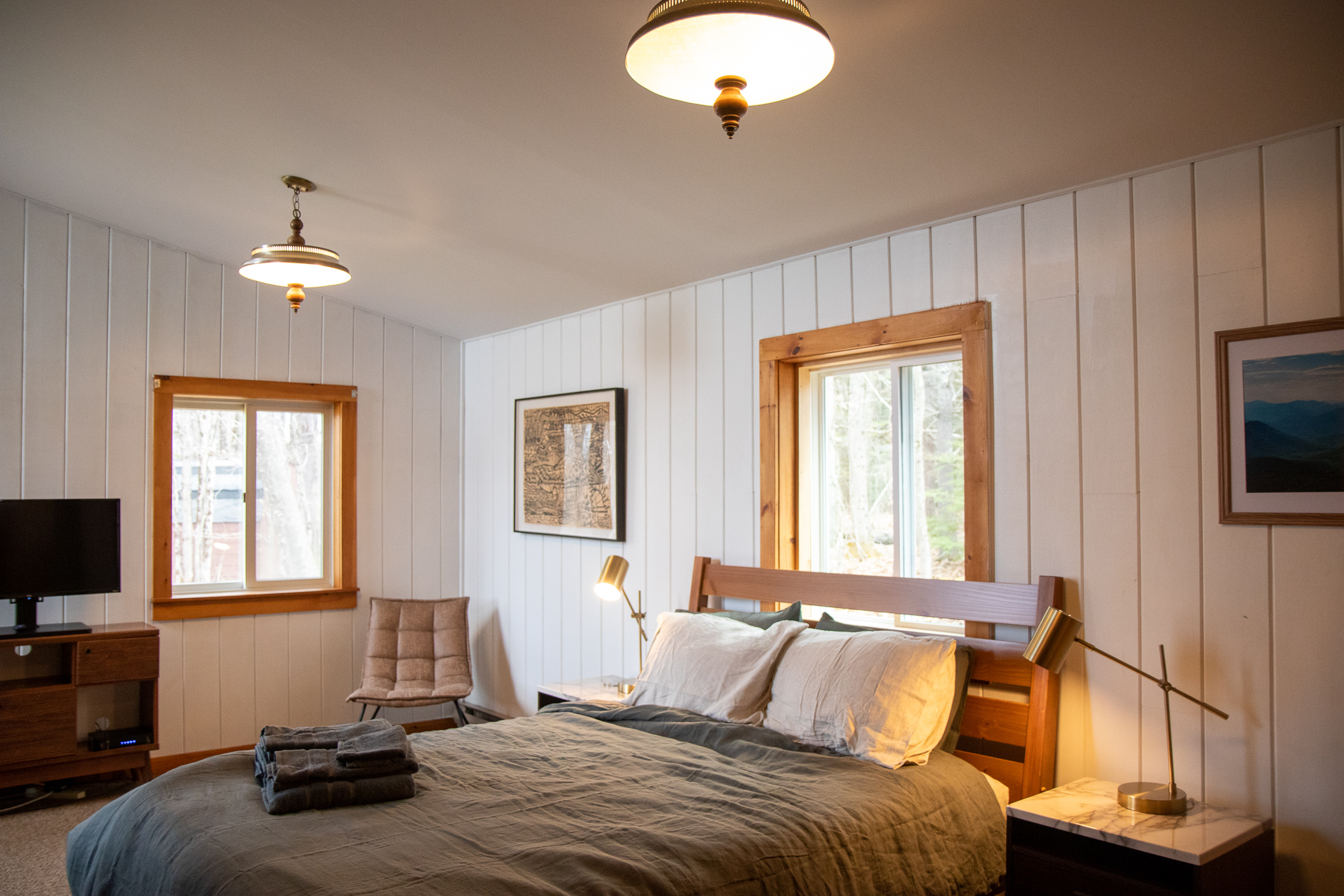 Cozy Log Cabin with Mountain Views Cabins for Rent in Fitzwilliam