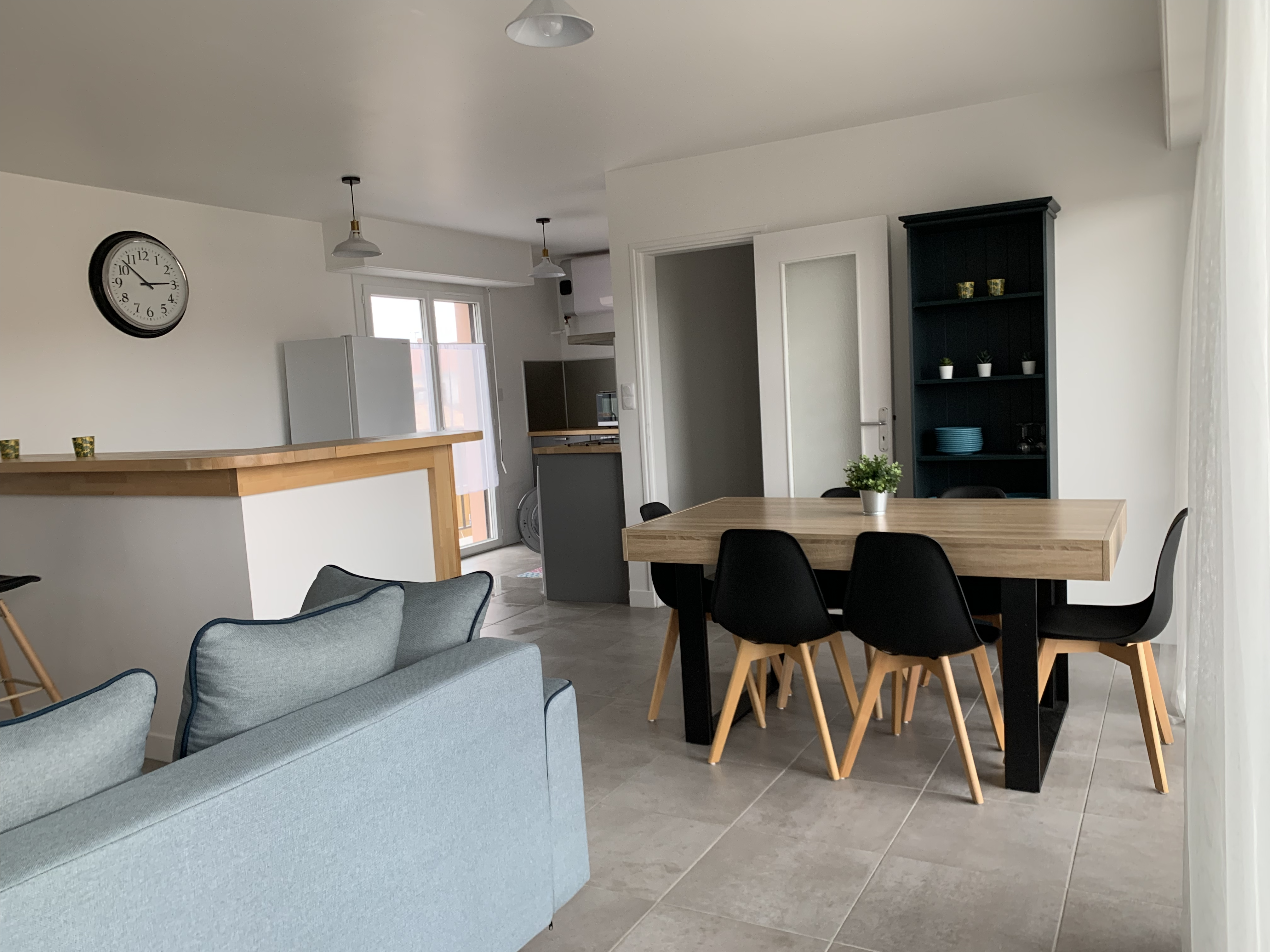 Ostal 20 , T3 refurbished 2 km to the beach