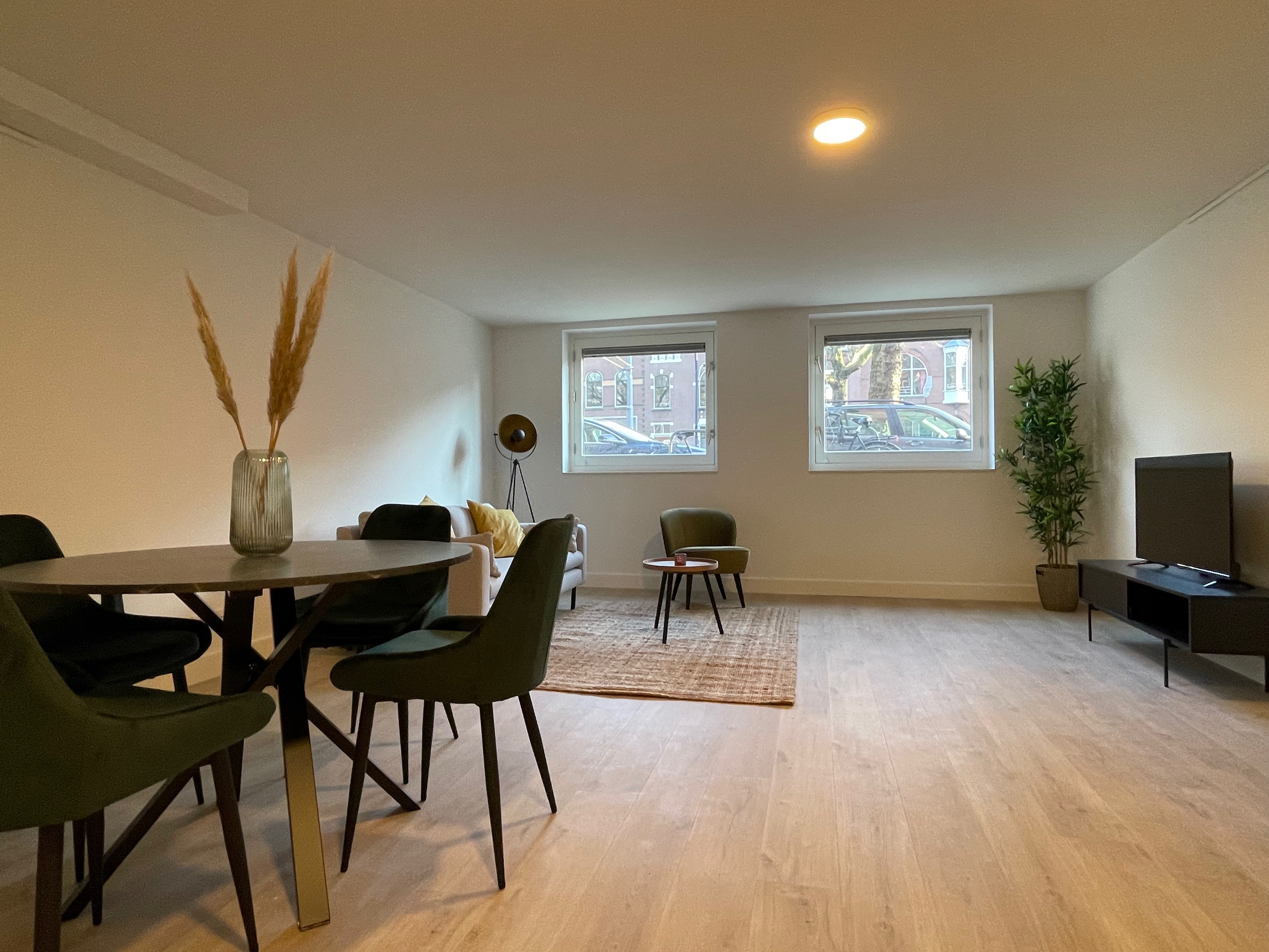 Awesome 1 Bedroom Serviced Apartment 54m2 -MNLA- — Rotterdam stay