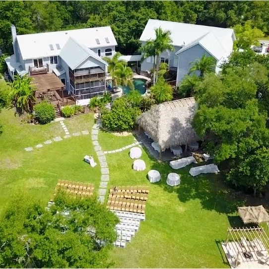 ShangriLa♛Private Waterfront Resort & Luxury Pool Villas for Rent in