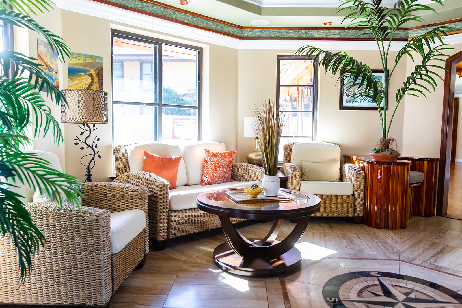 Stylish & Comfy ~ 5★ Location, Office, ♛Queen Bed