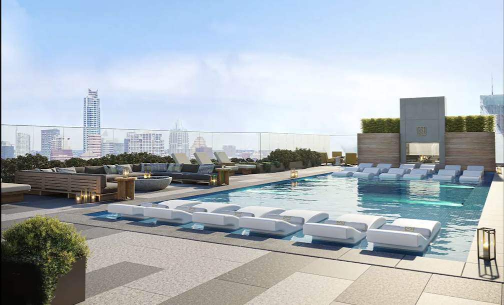 Lovely Condo-Rooftop pool, steps from Rainey St in 78701, Austin