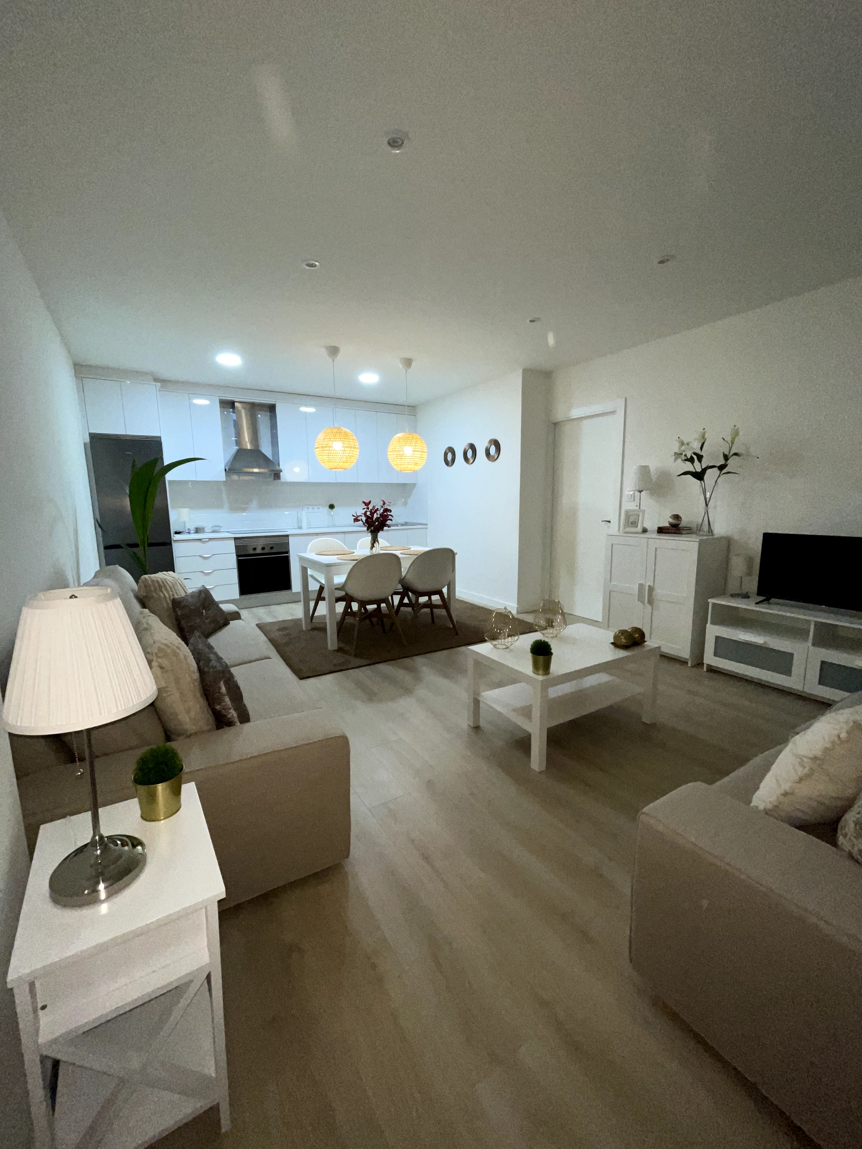 Only suitable for demanding guests. Playa nearby.