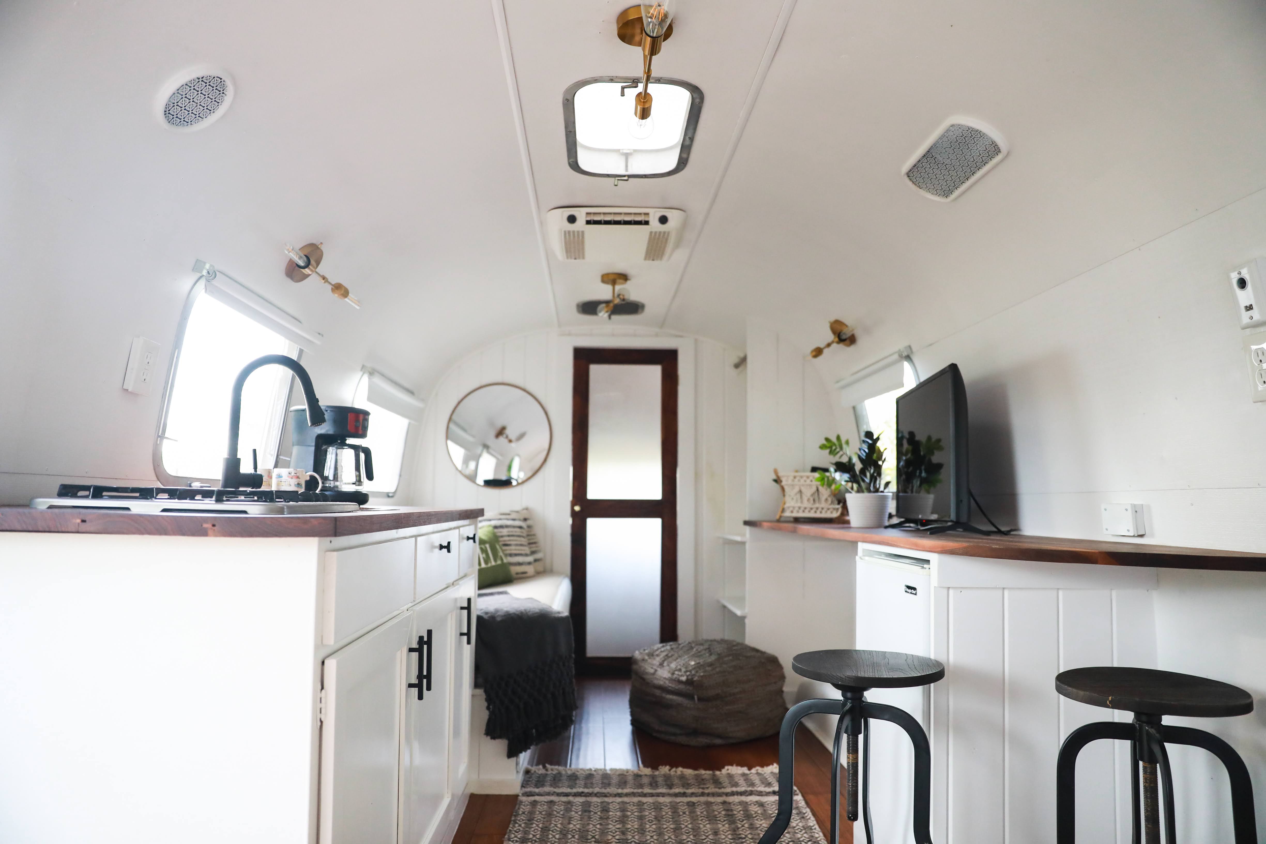 "Pearl" The Vintage Airstream Farmstay Farm stays for Rent in